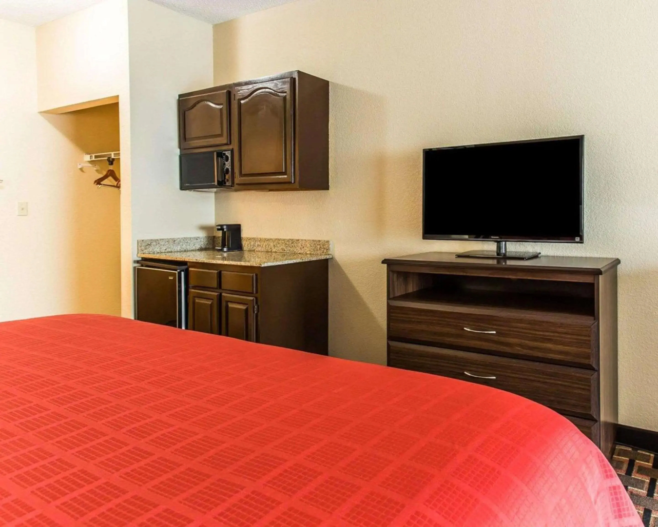 Quality Suites Hickory South