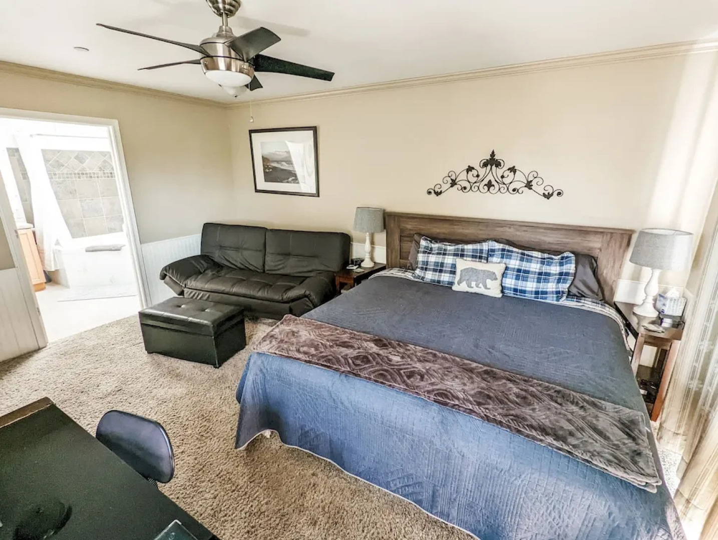 Juan de Fuca Waterfront Hotel & Cottages