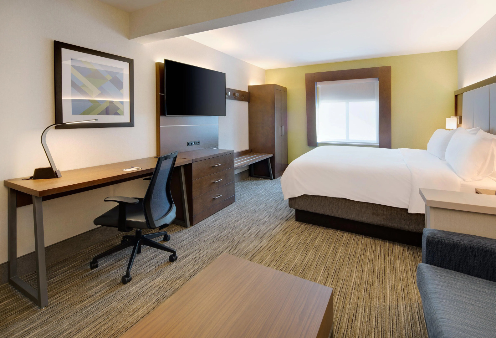 Holiday Inn Express & Suites Bradley Airport by IHG
