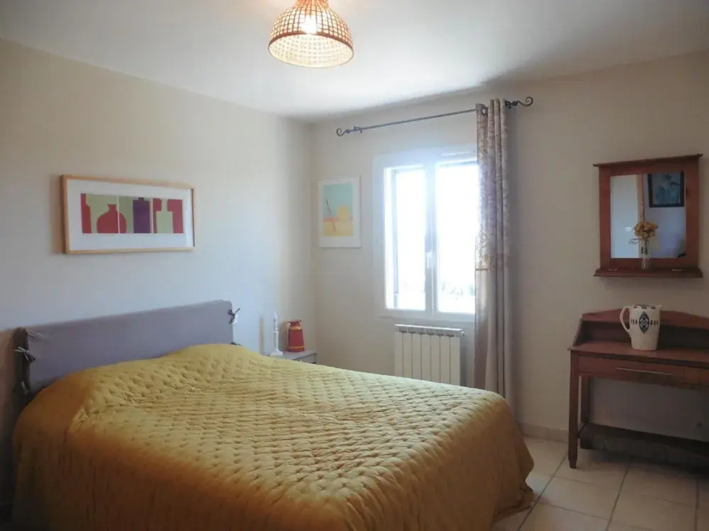 Pretty, Spacious Holiday Home With Private Pool