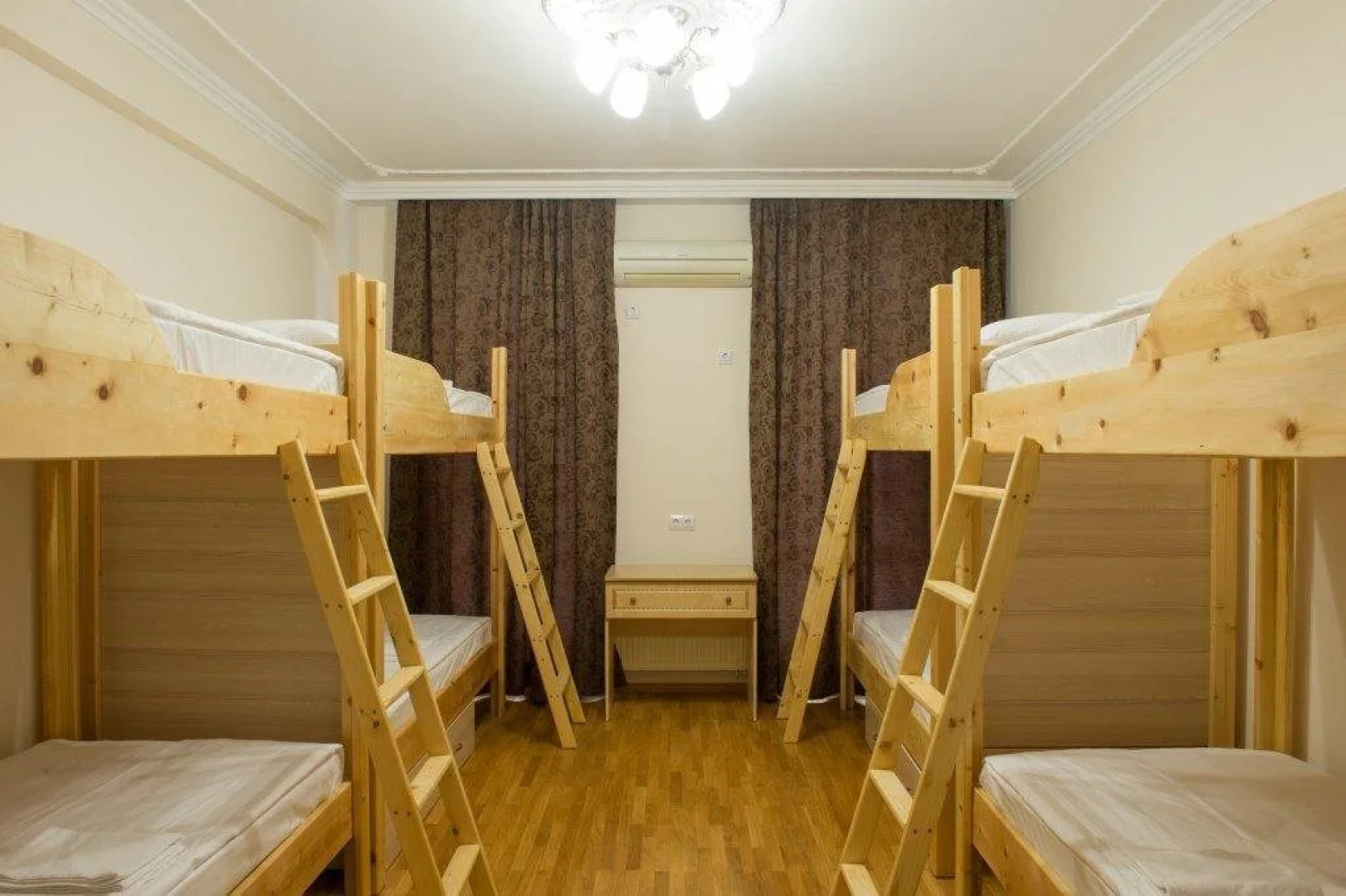 Hostel S-Hotel