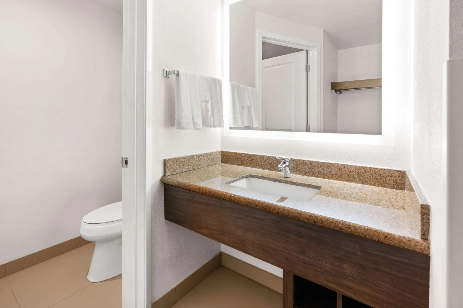 La Quinta Inn & Suites by Wyndham Portland NW