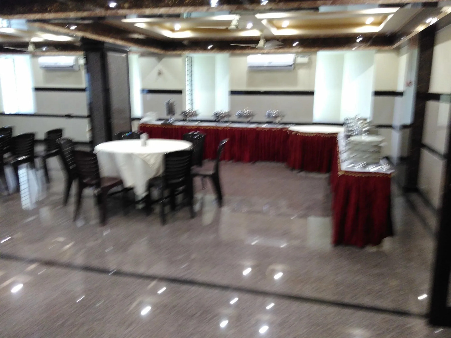 Hotel Raj Vista - Suites & Convention