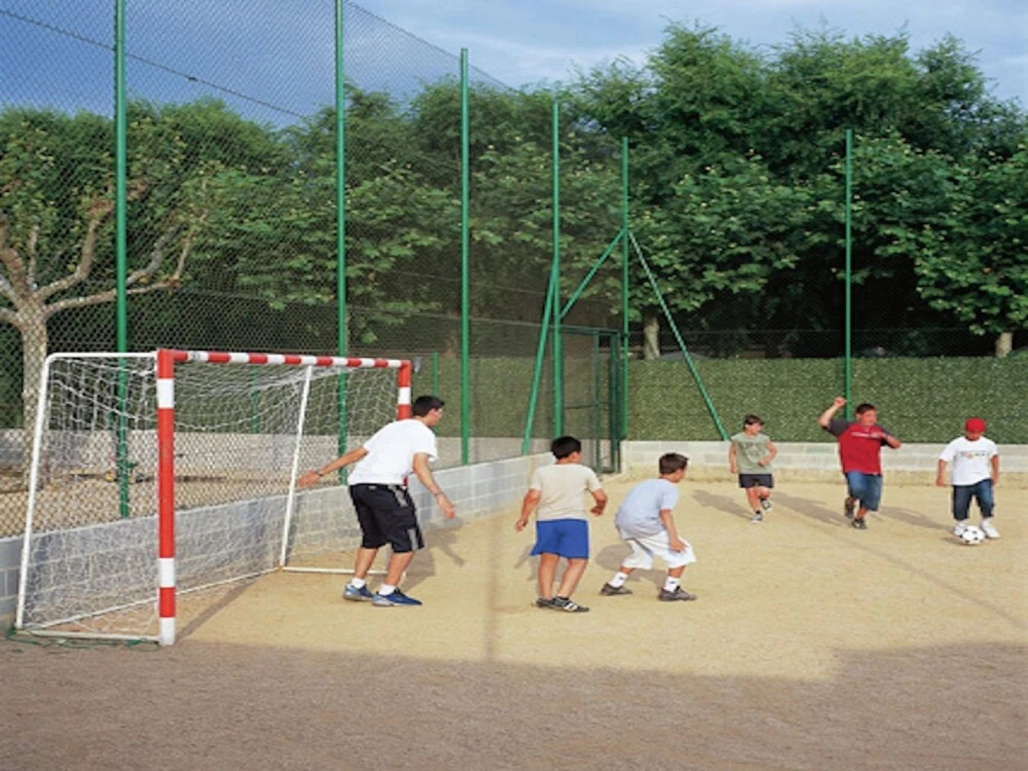 Well-kept Bungalow With a Veranda Near the Sea