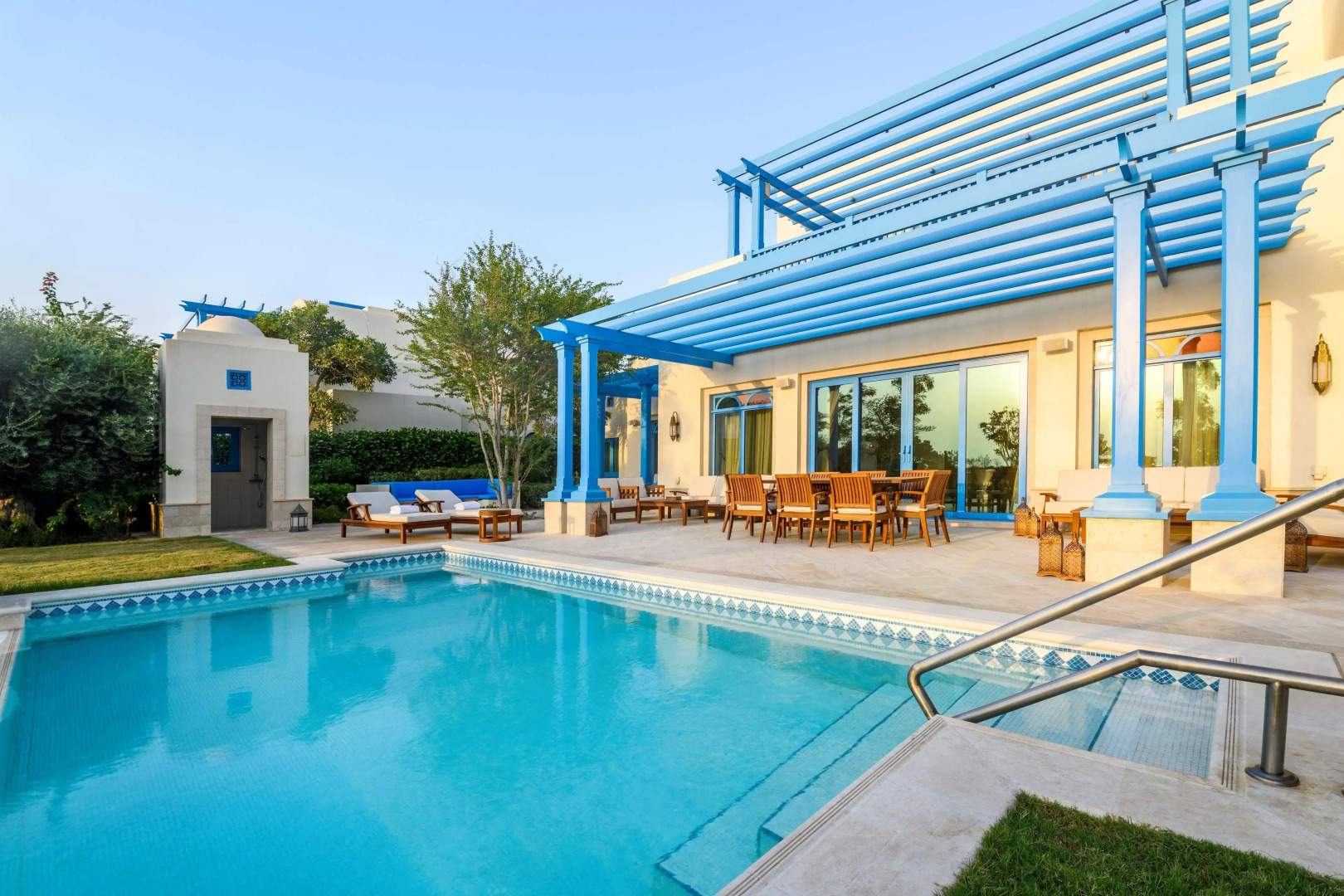 Hilton Salwa Beach Resort & Villas