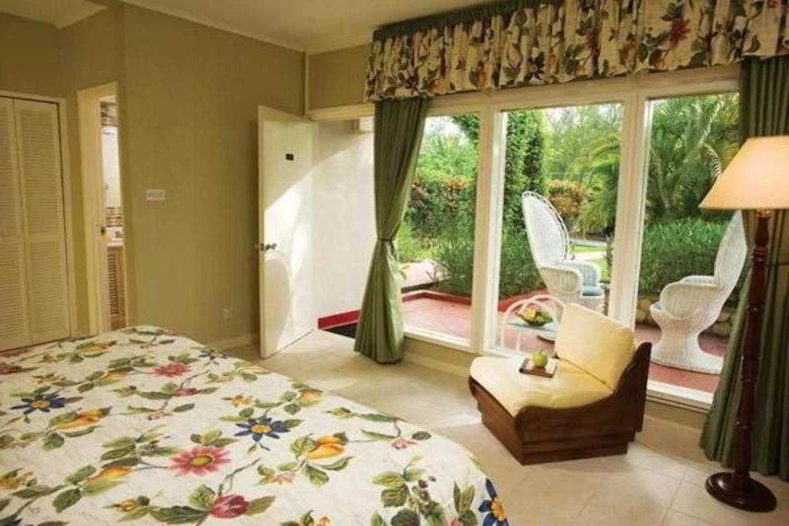 Hotel Breezes Trelawny Resort & Spa