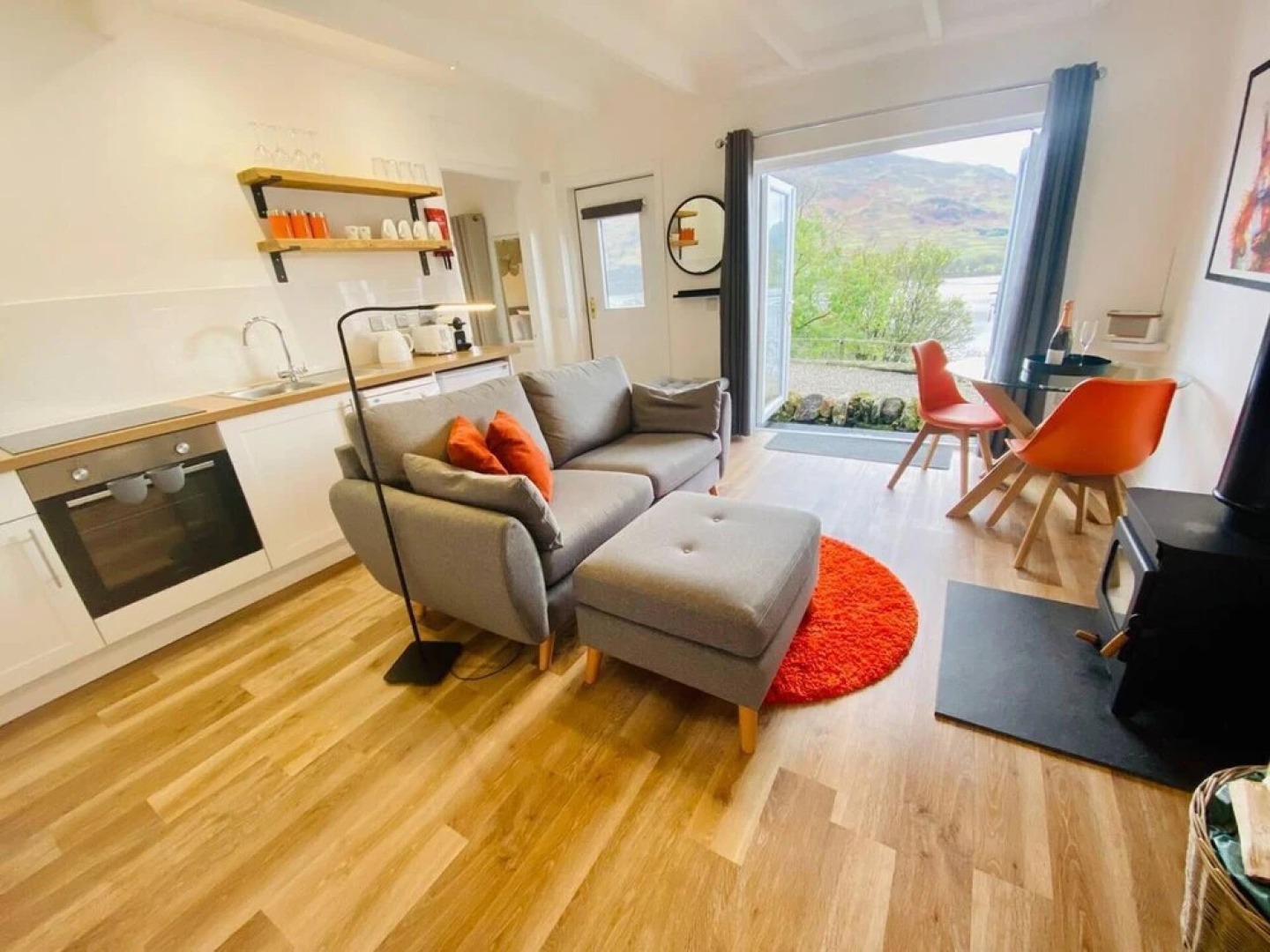 Cosy 1 bed Cottage w/ Wood Burner & Stunning Views