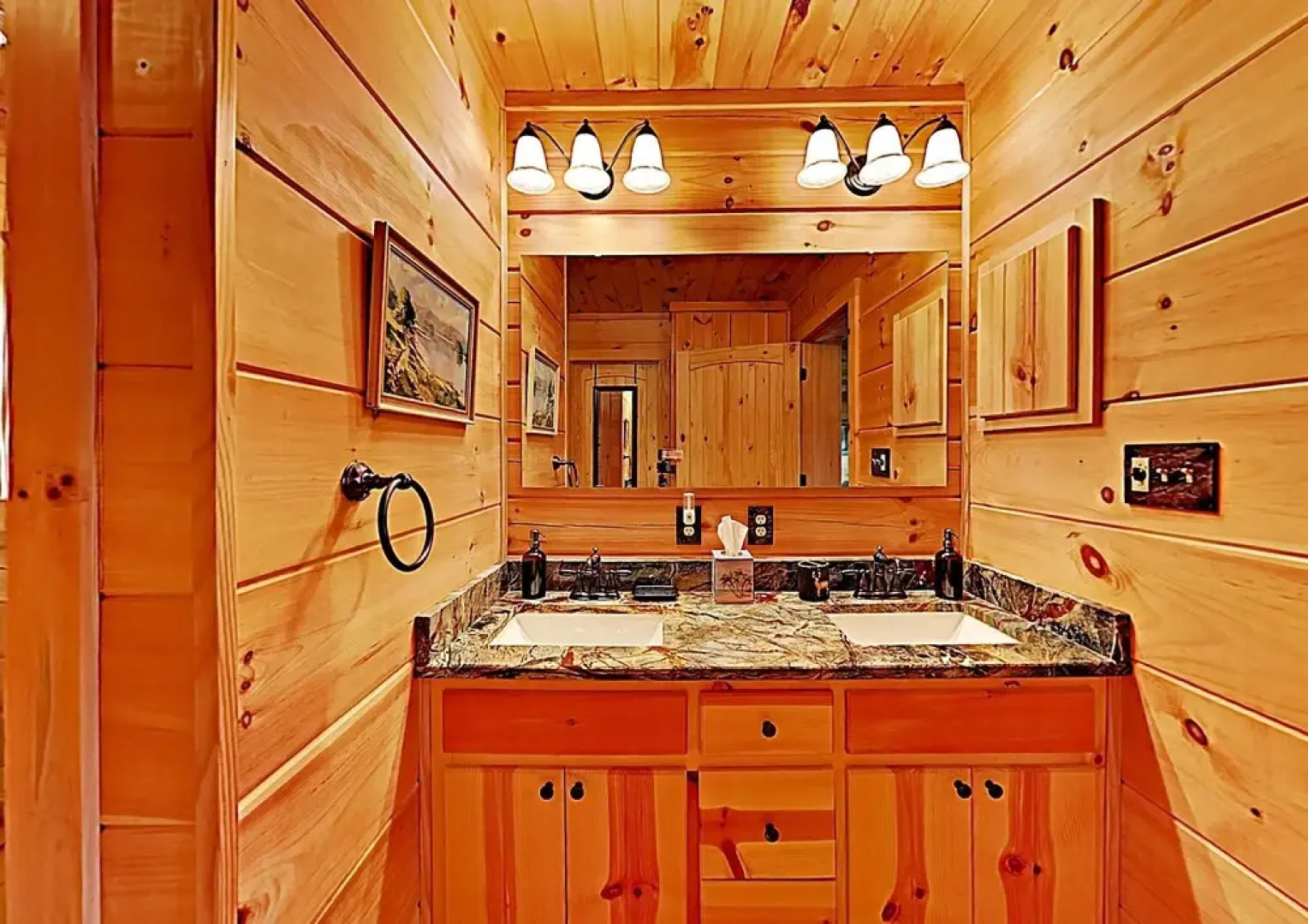 New Listing! Lakefront Log W/ Large Balcony 3 Bedroom Home