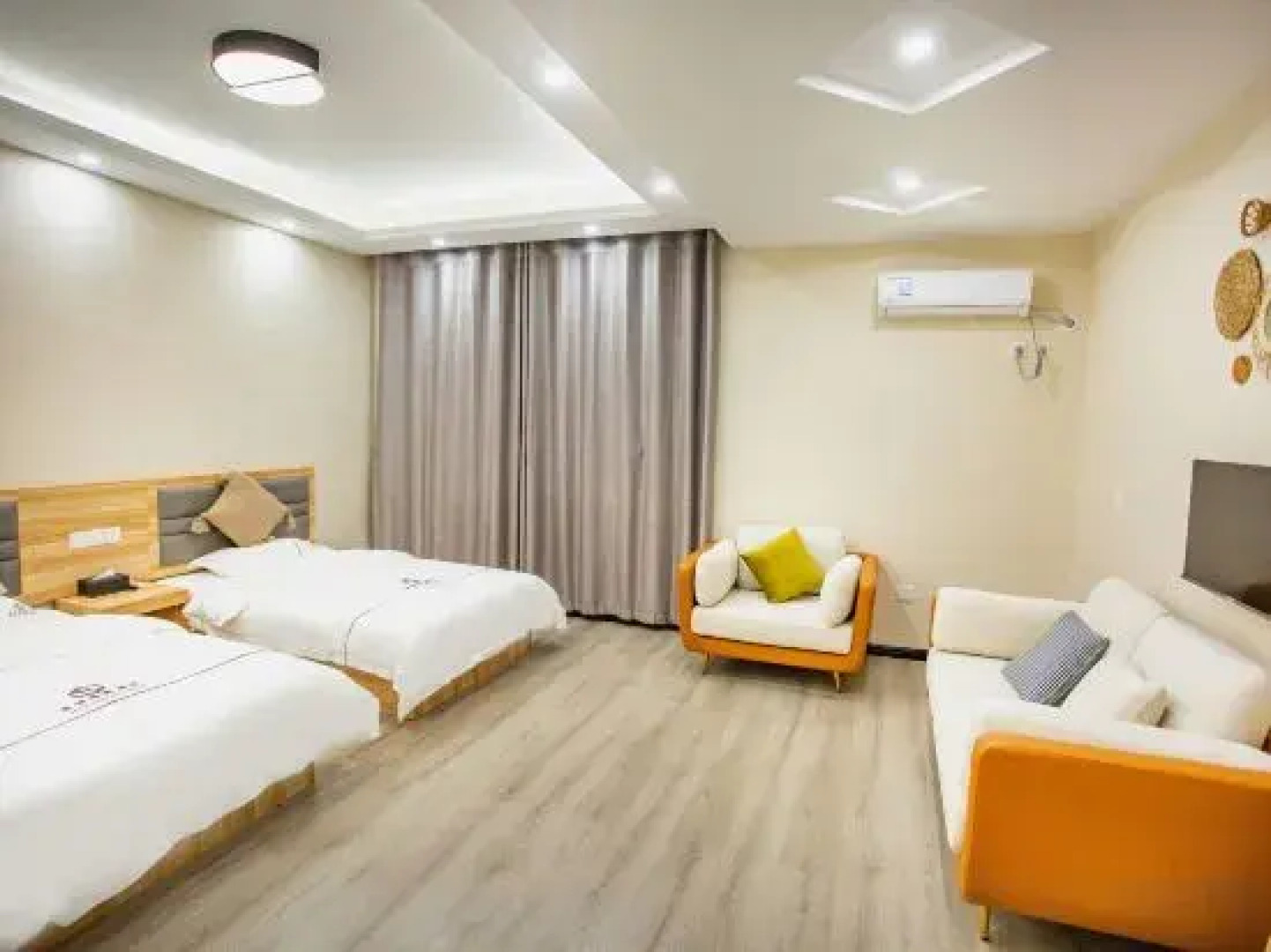 Wright E-sports Hotel