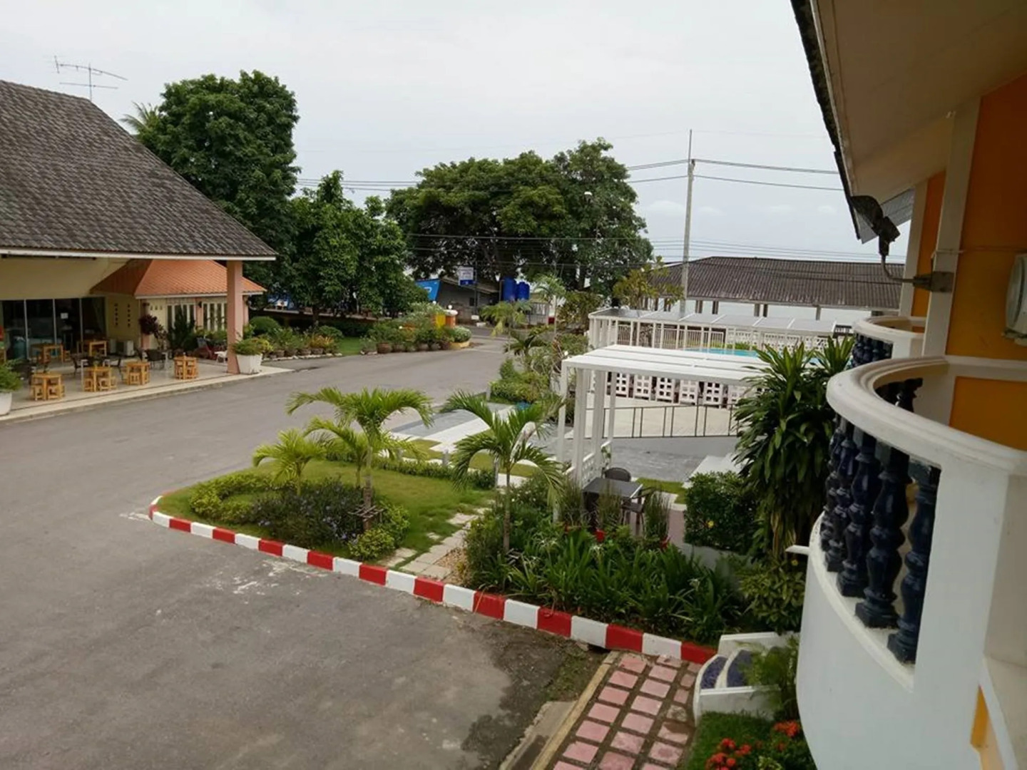Bang Saphan Resort Hotel