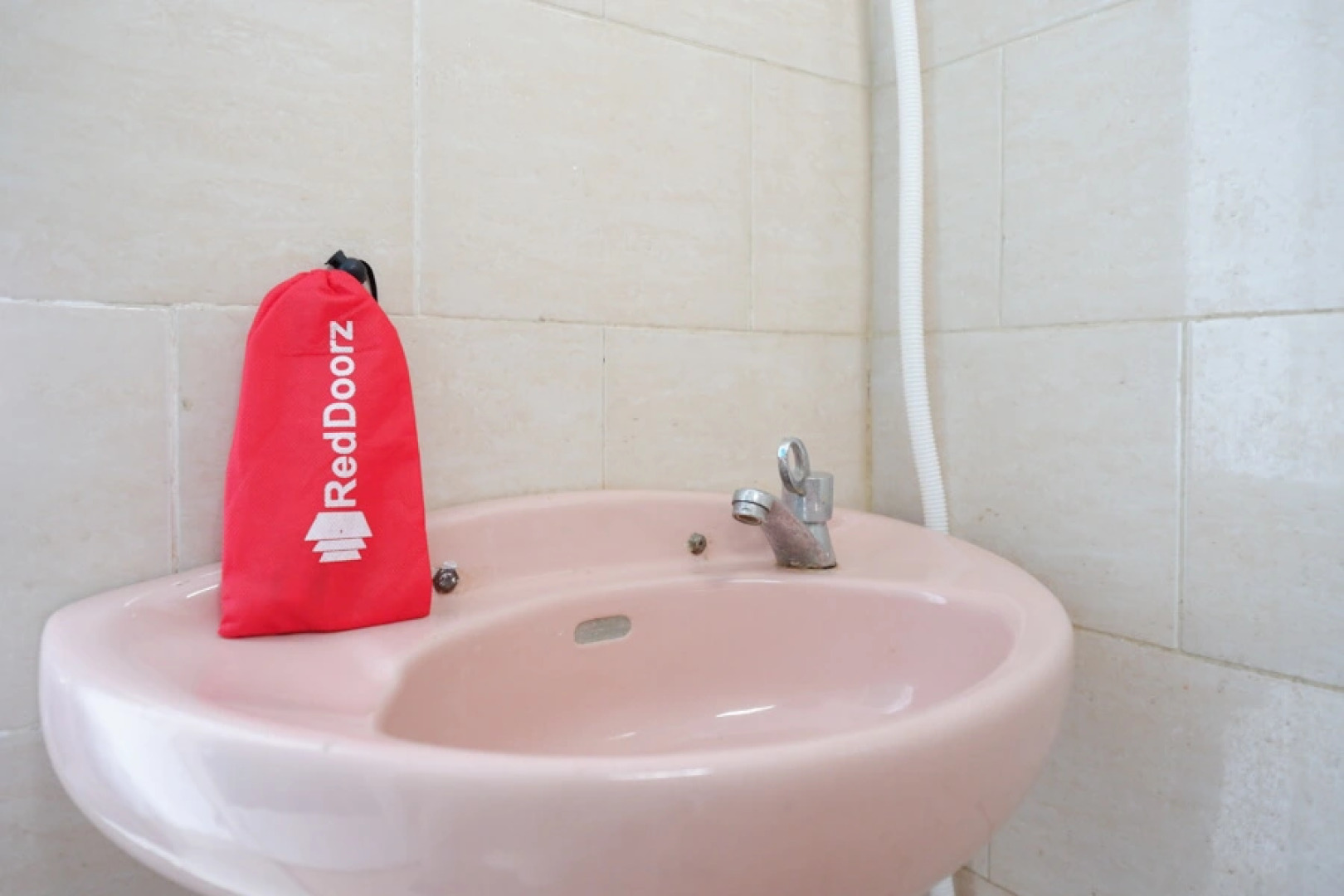 RedDoorz near Taman Kota Kendari