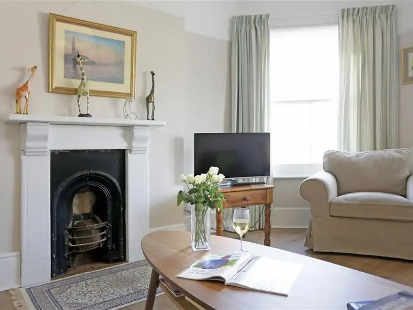 Bright Apartment in Center of Southwold near Beach & Pier