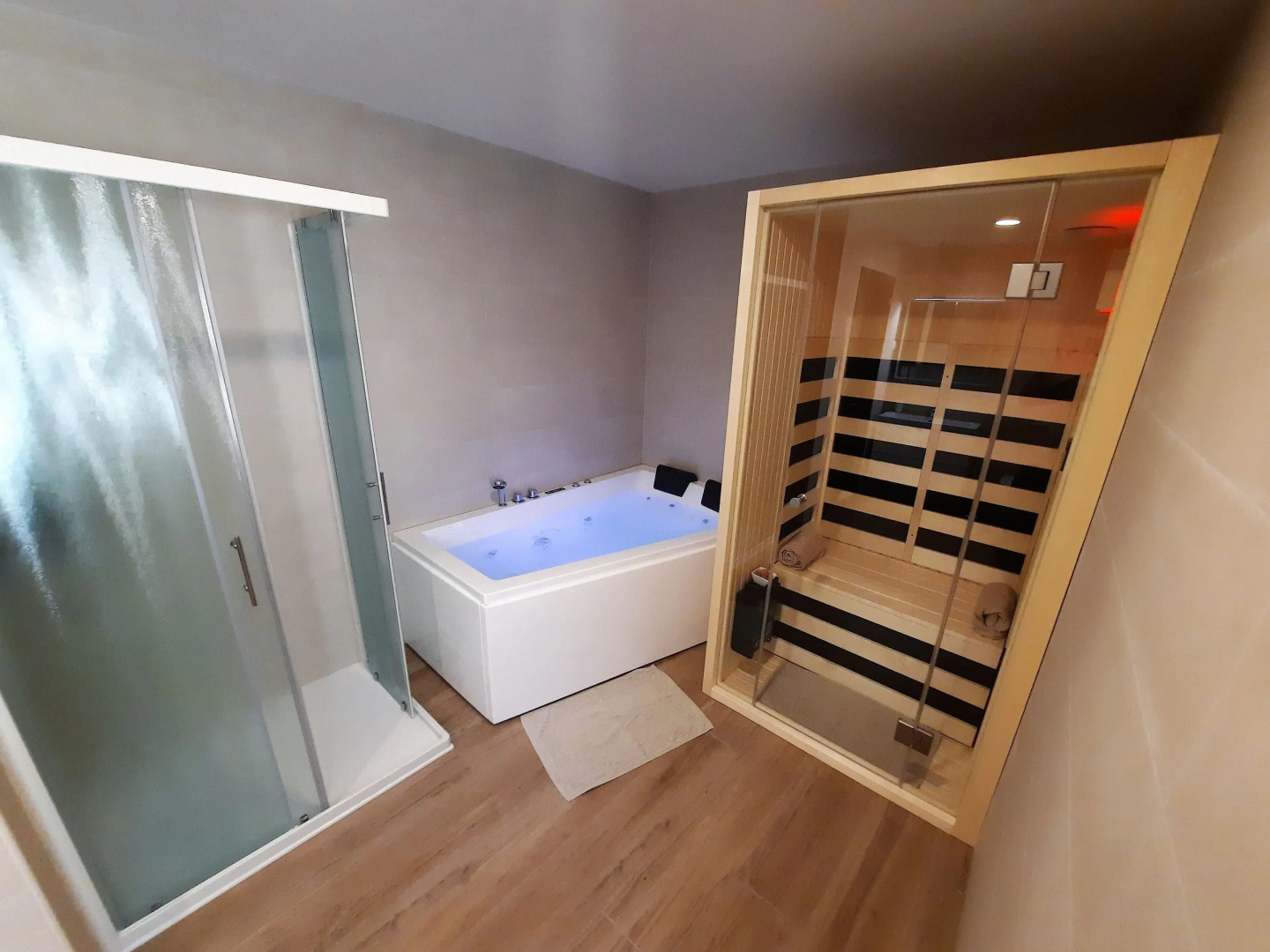 Apartments Hlapi with SPA