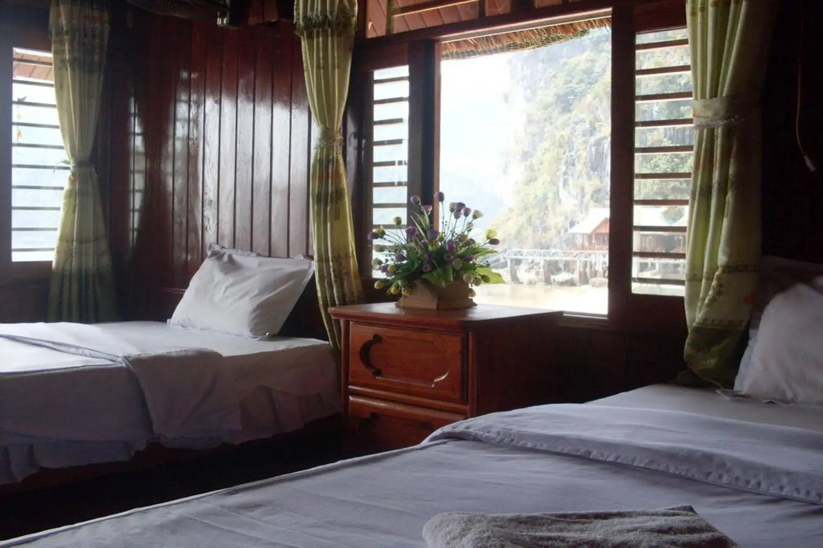 Cat Ba Sandy Beach Resort