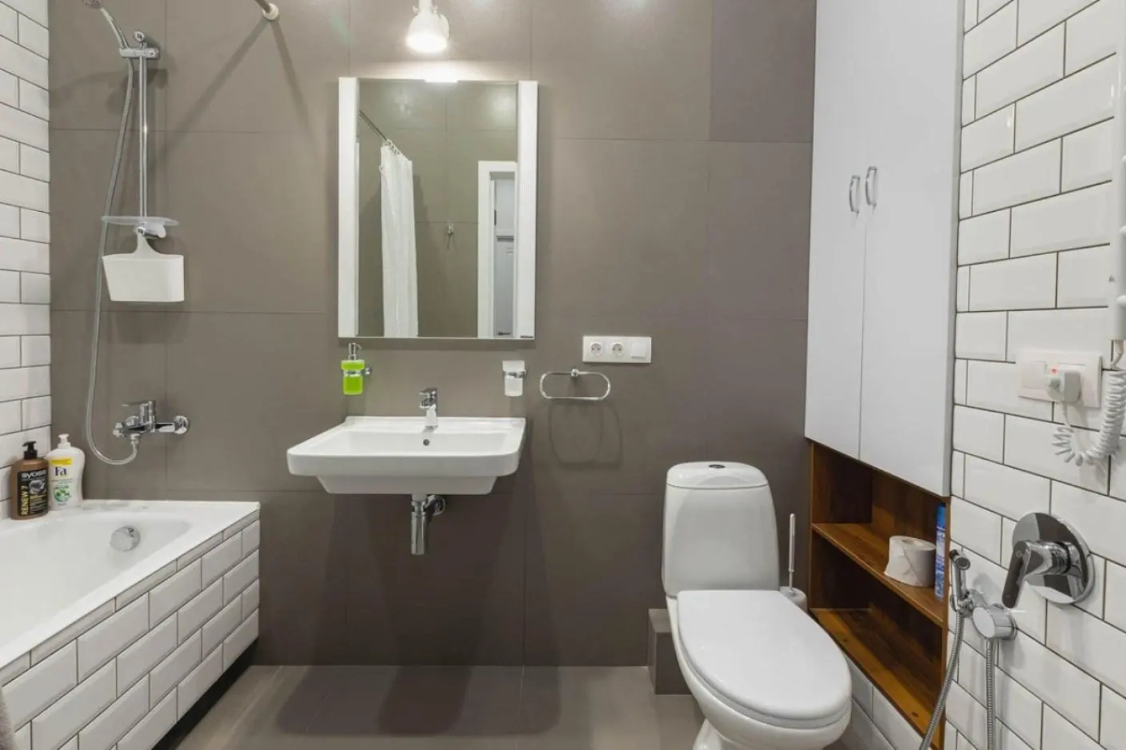 Династия на улице Свободы 60В