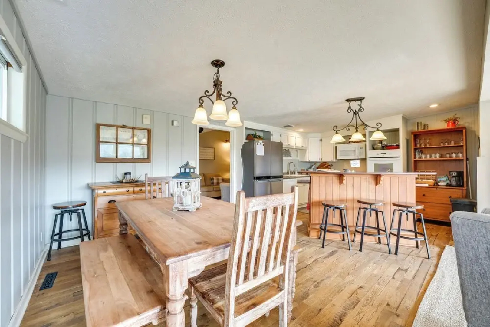 Cozy Table Rock Lake 'boathouse' w/ Pool Access