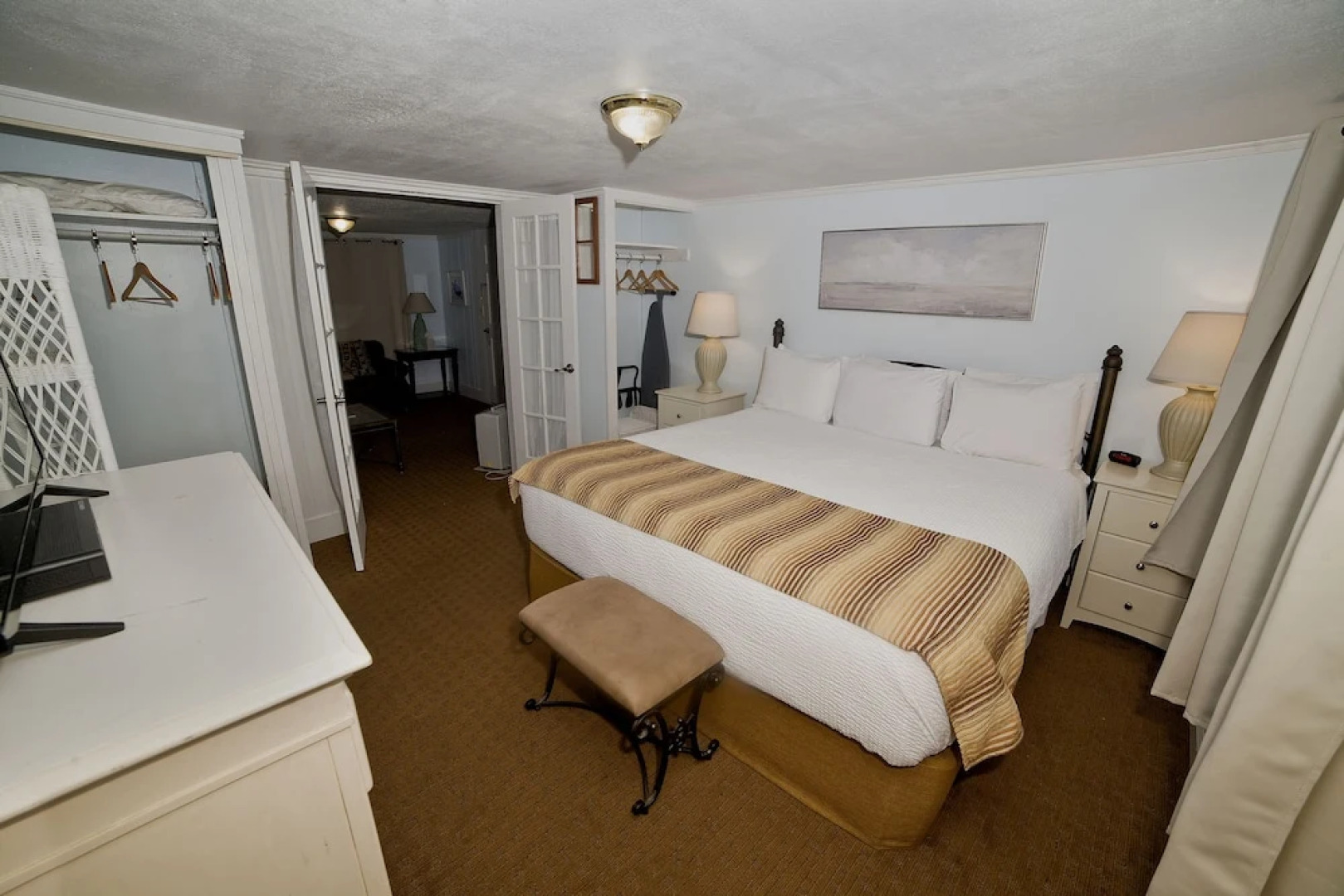 Georgianne Inn & Suites