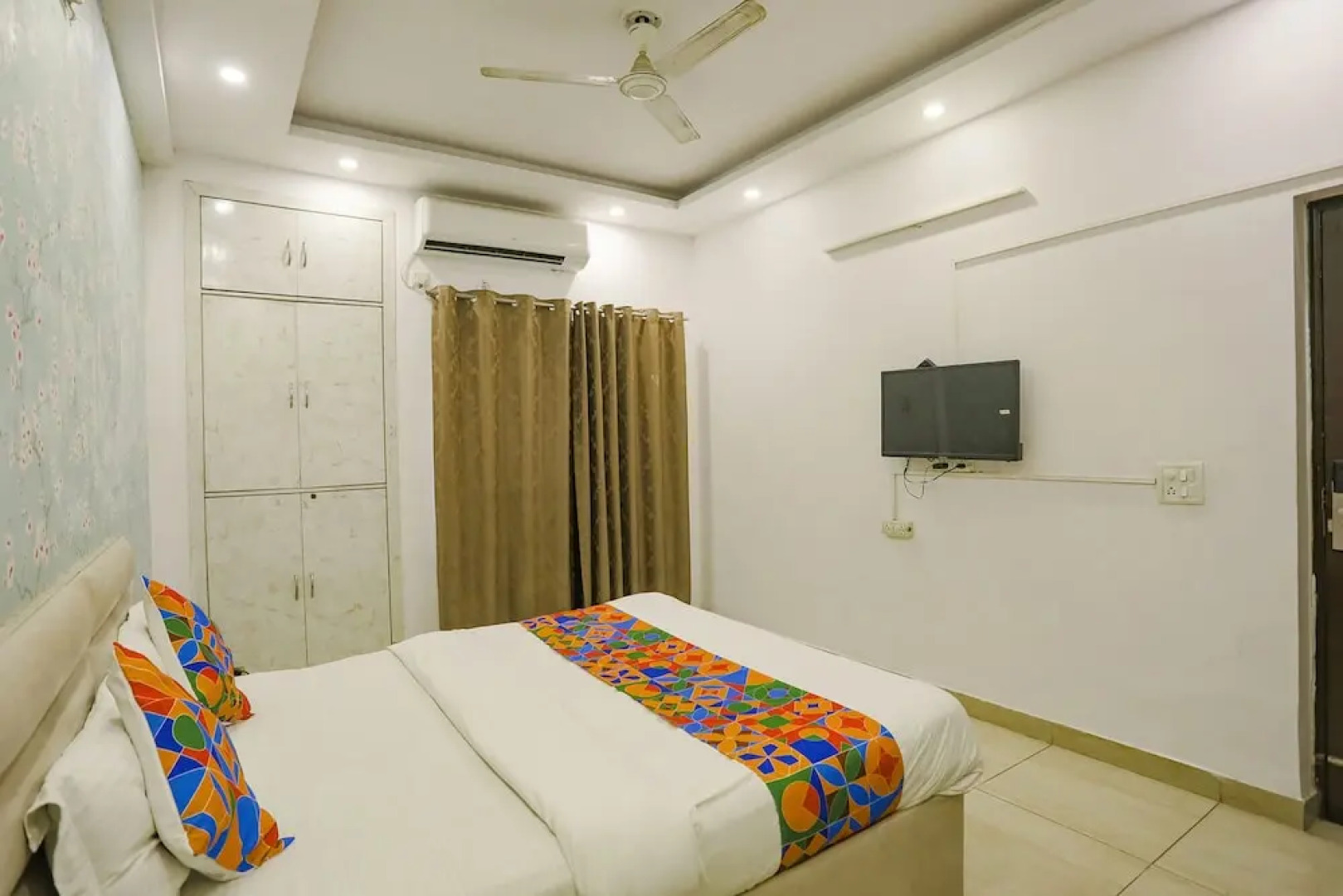 FabHotel Comfirt Inn