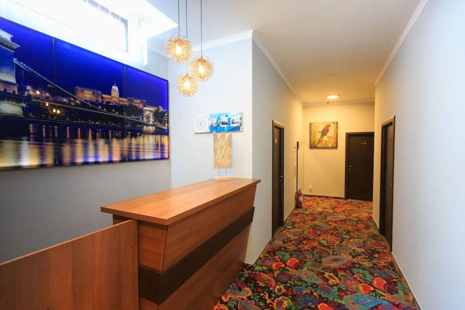 Corner Center Rental