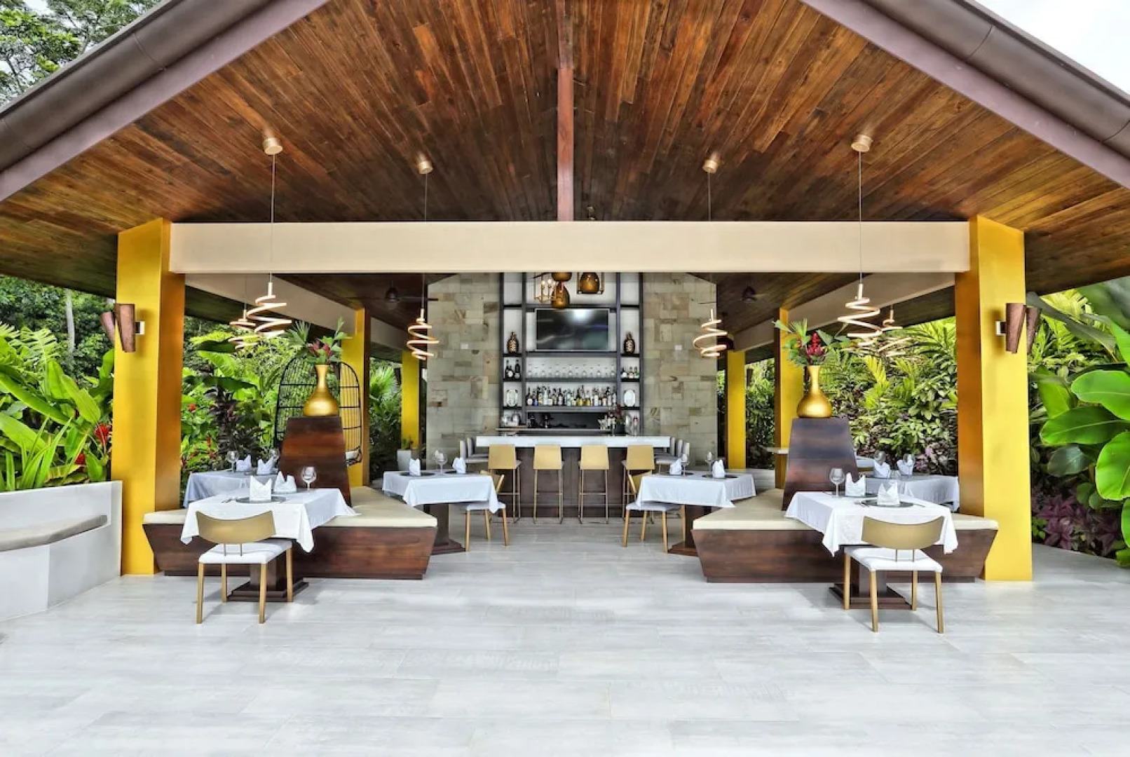 Golden Pineapple Villas