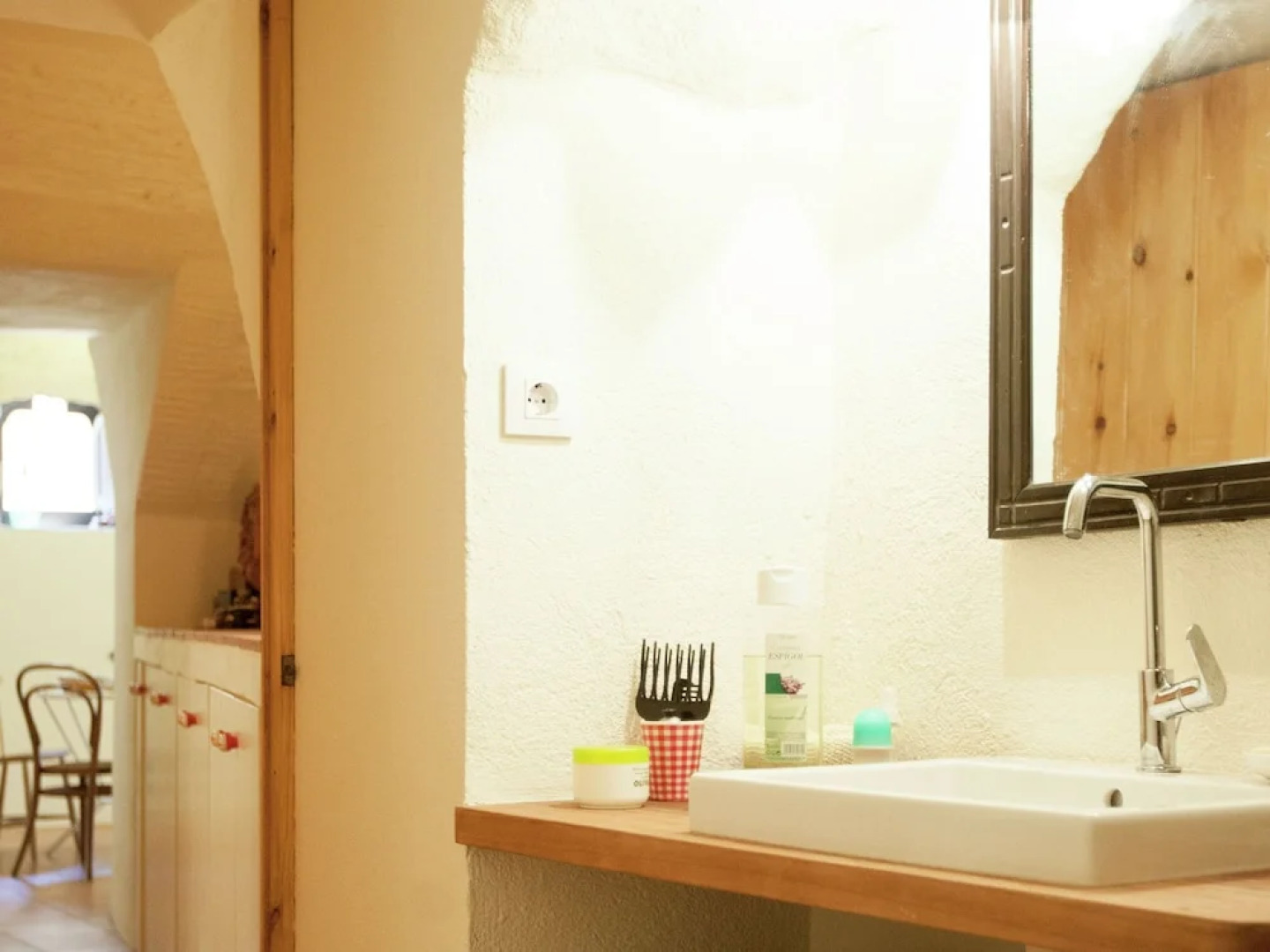 Traditional Restored House for 4 People in Valveralla