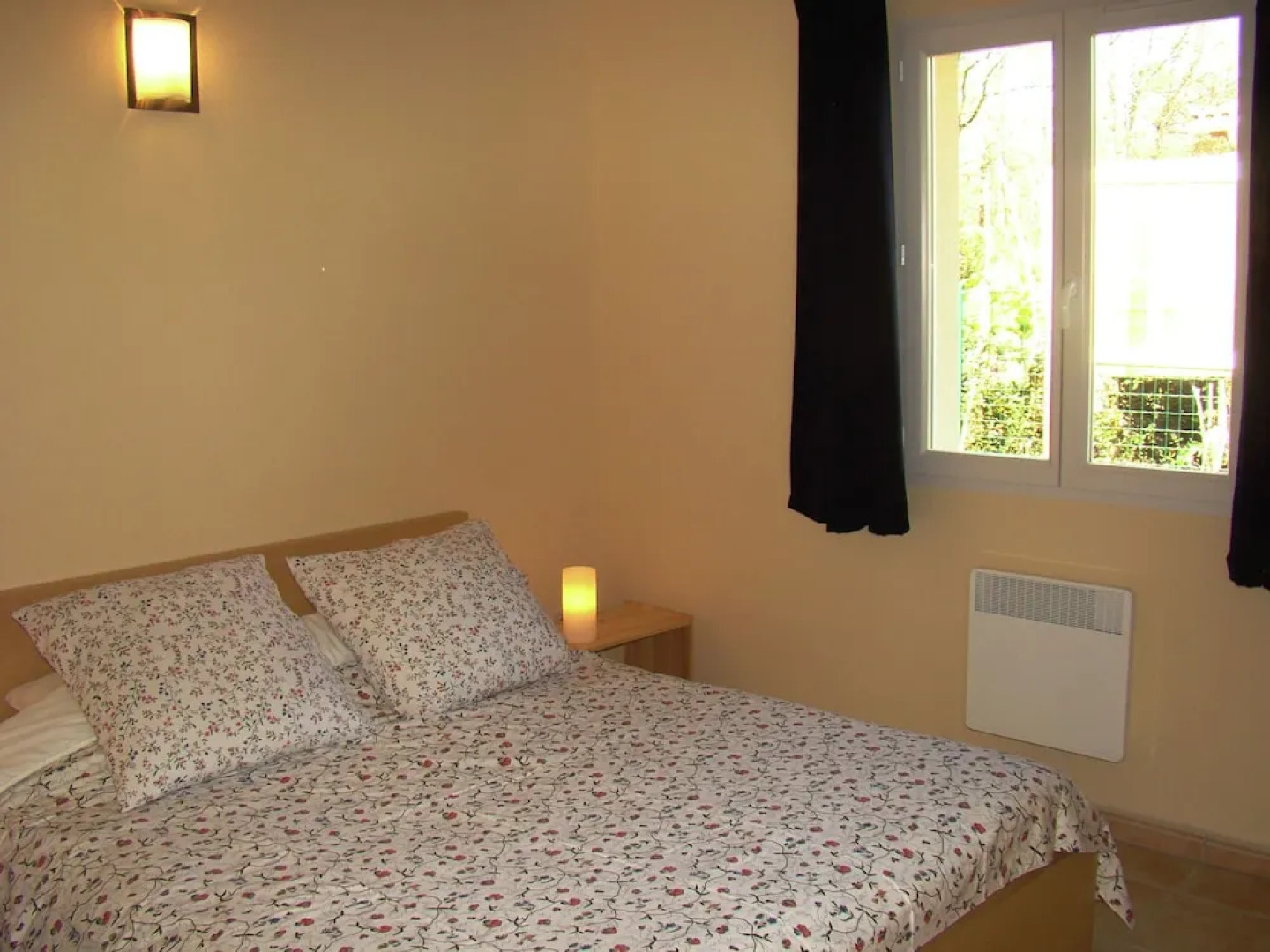 Cozy bungalow in the authentic French countryside