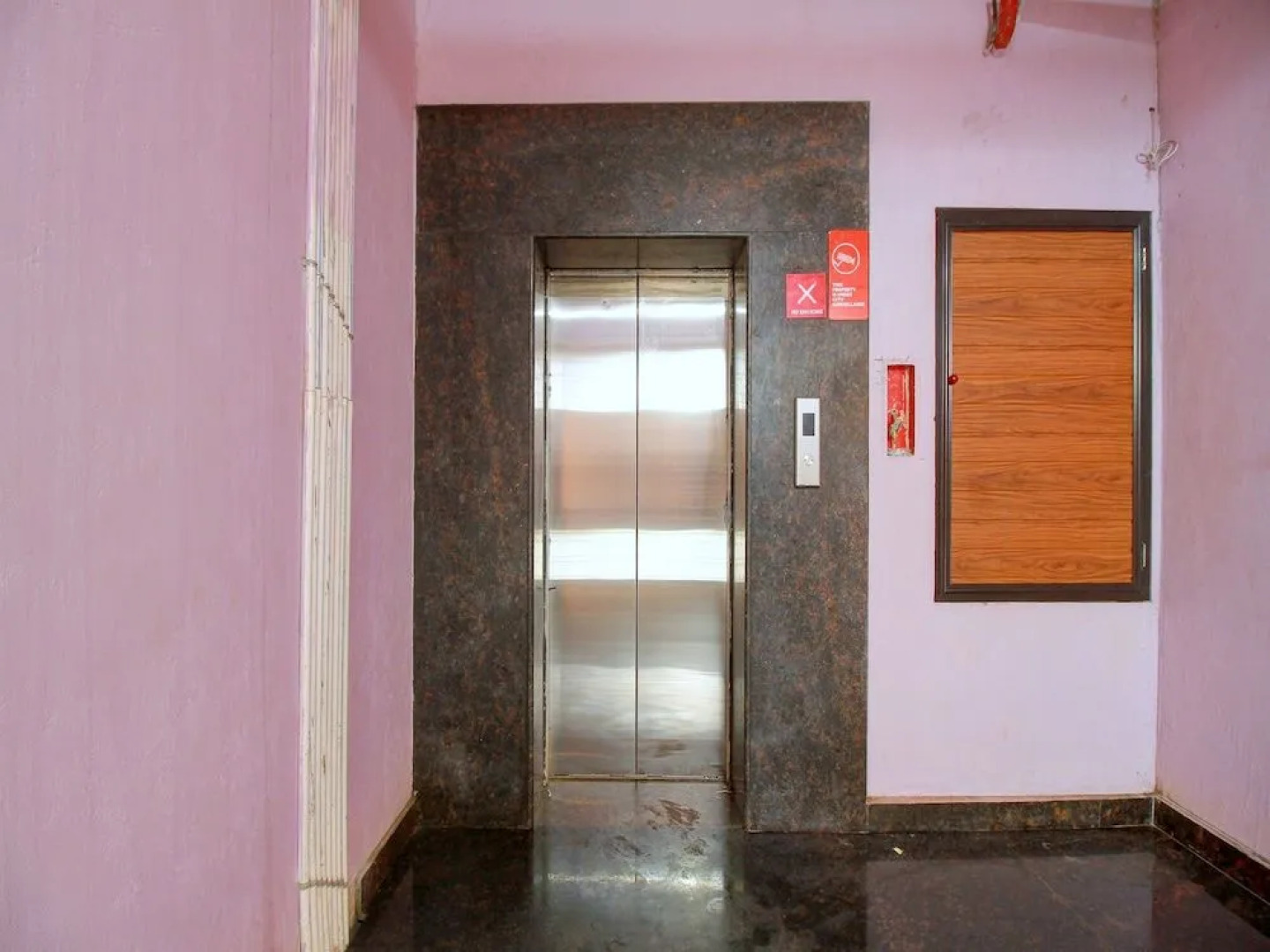 Capital O 13489 Garuda Comforts