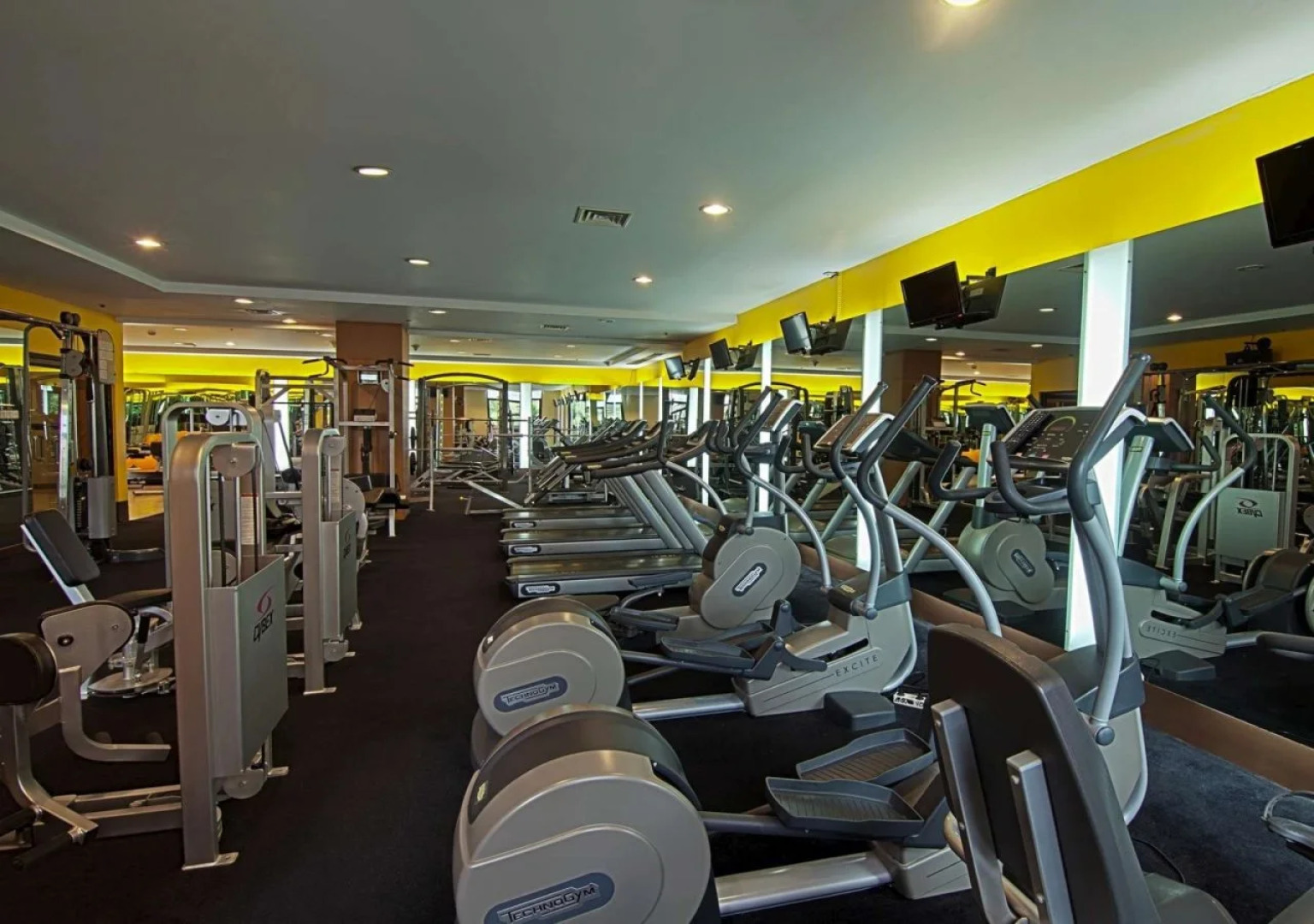 REDTOP Hotel & Convention Center