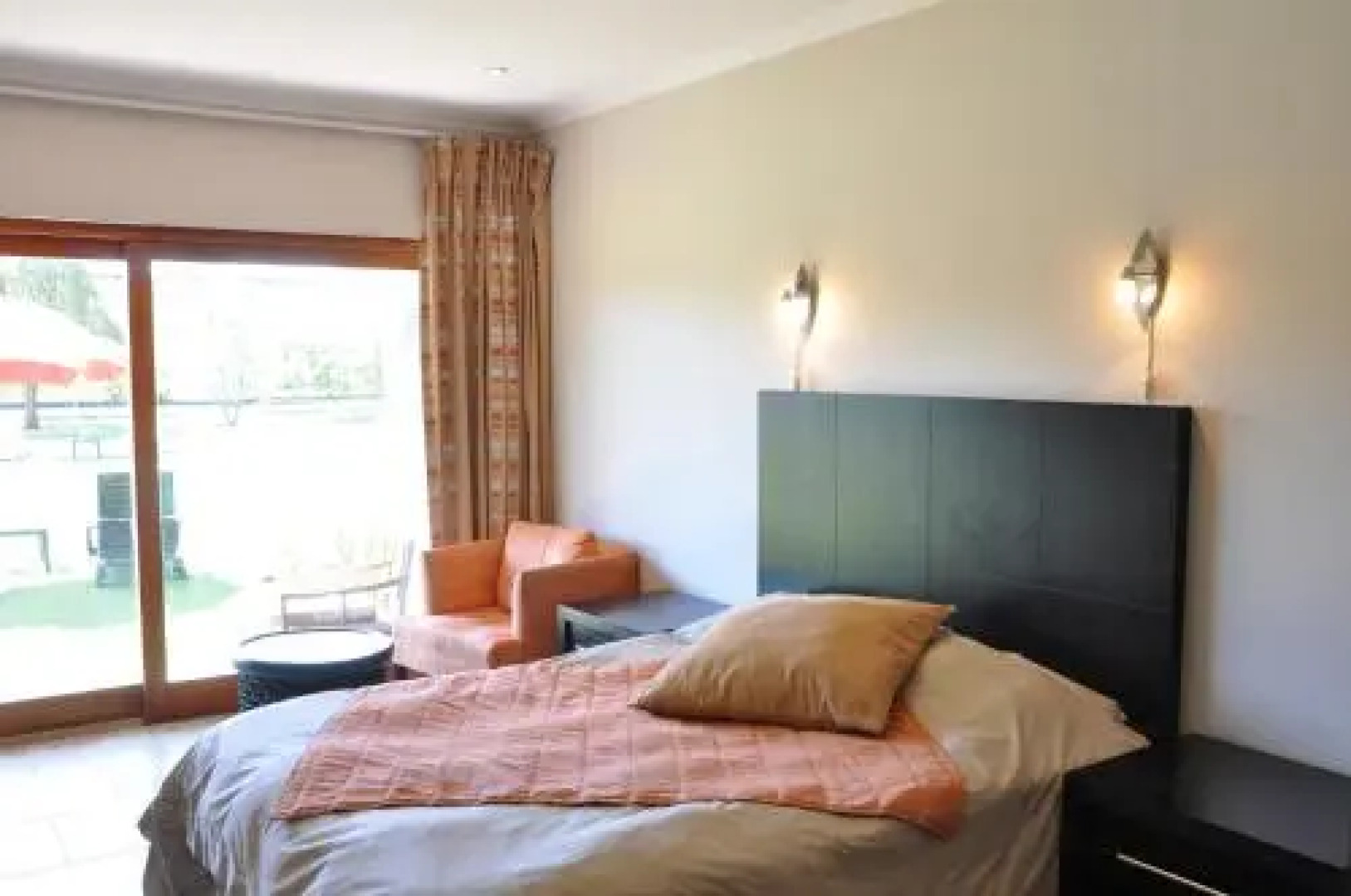 Hotel Planet Hollybum