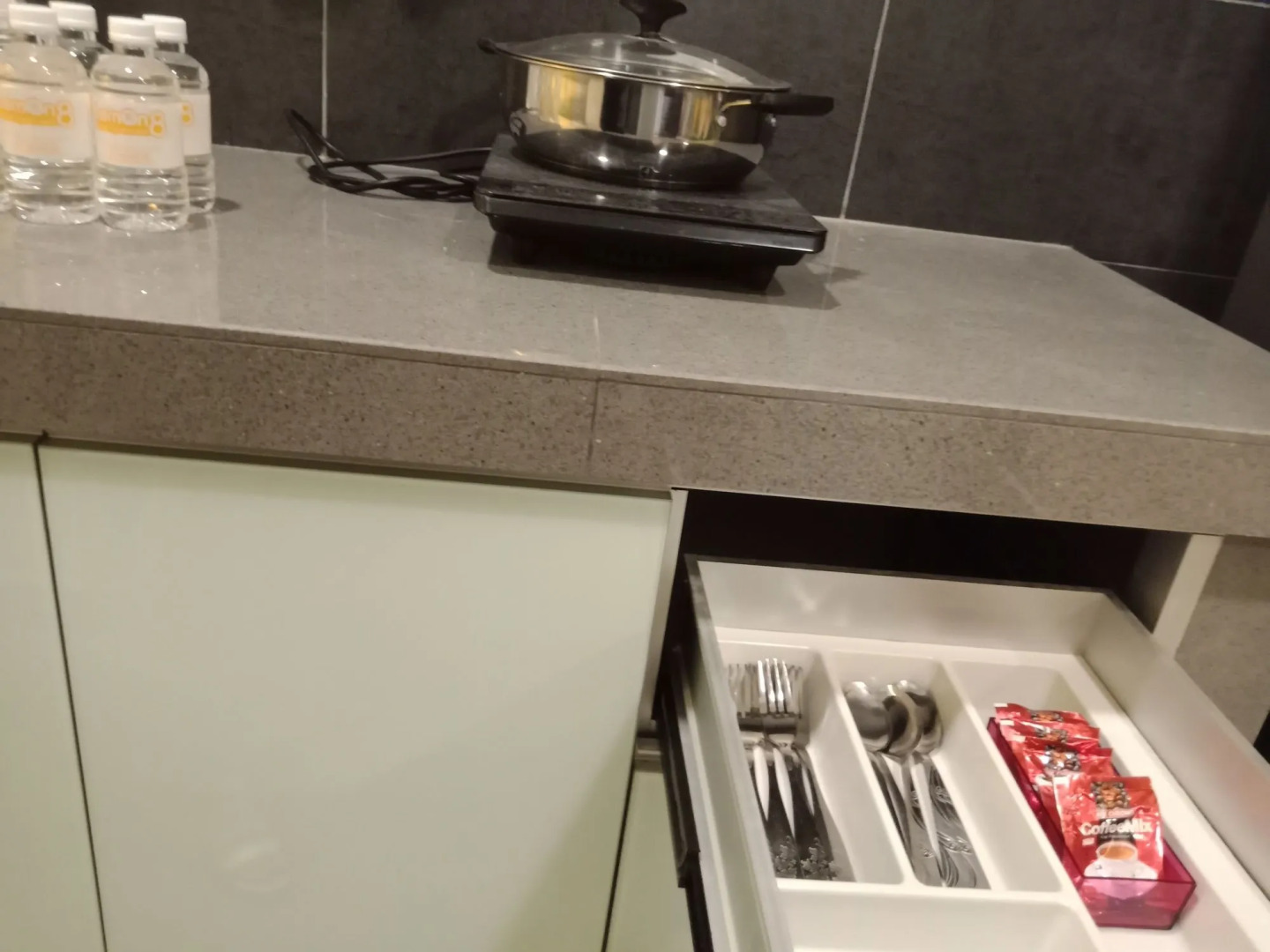 Lemon8 Hotel Apartment