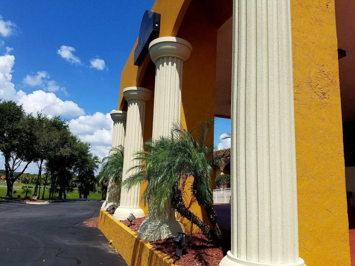 Days Inn & Suites Clermont