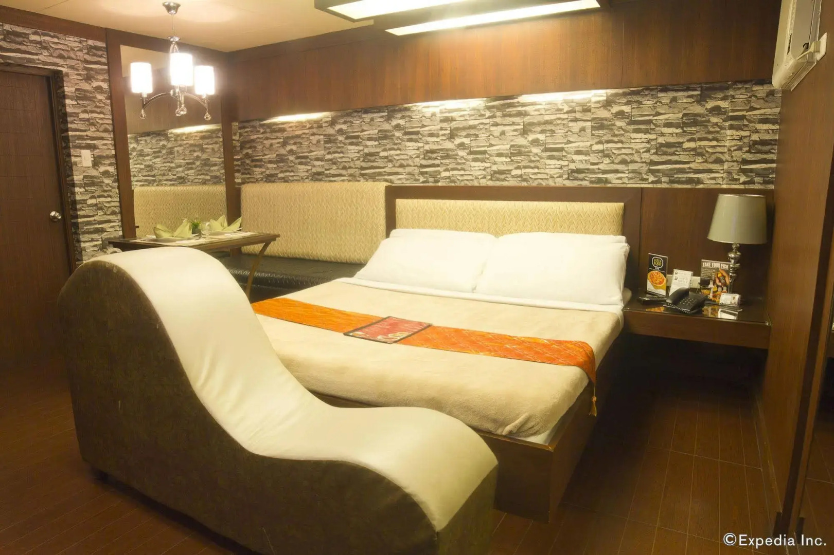 Victoria Court Las Piñas