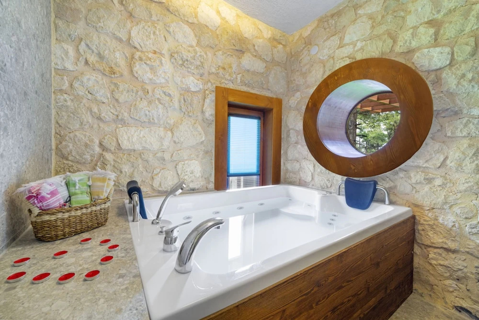 Marisstone Hotel Villa