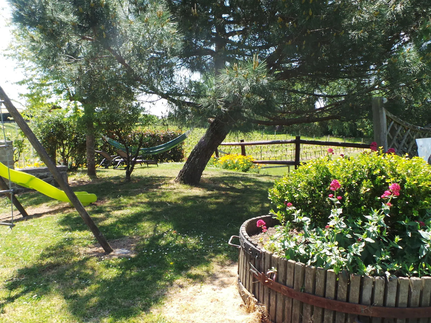 Renovated Dovecot With Pool, in the Vineyards Near Bordeaux