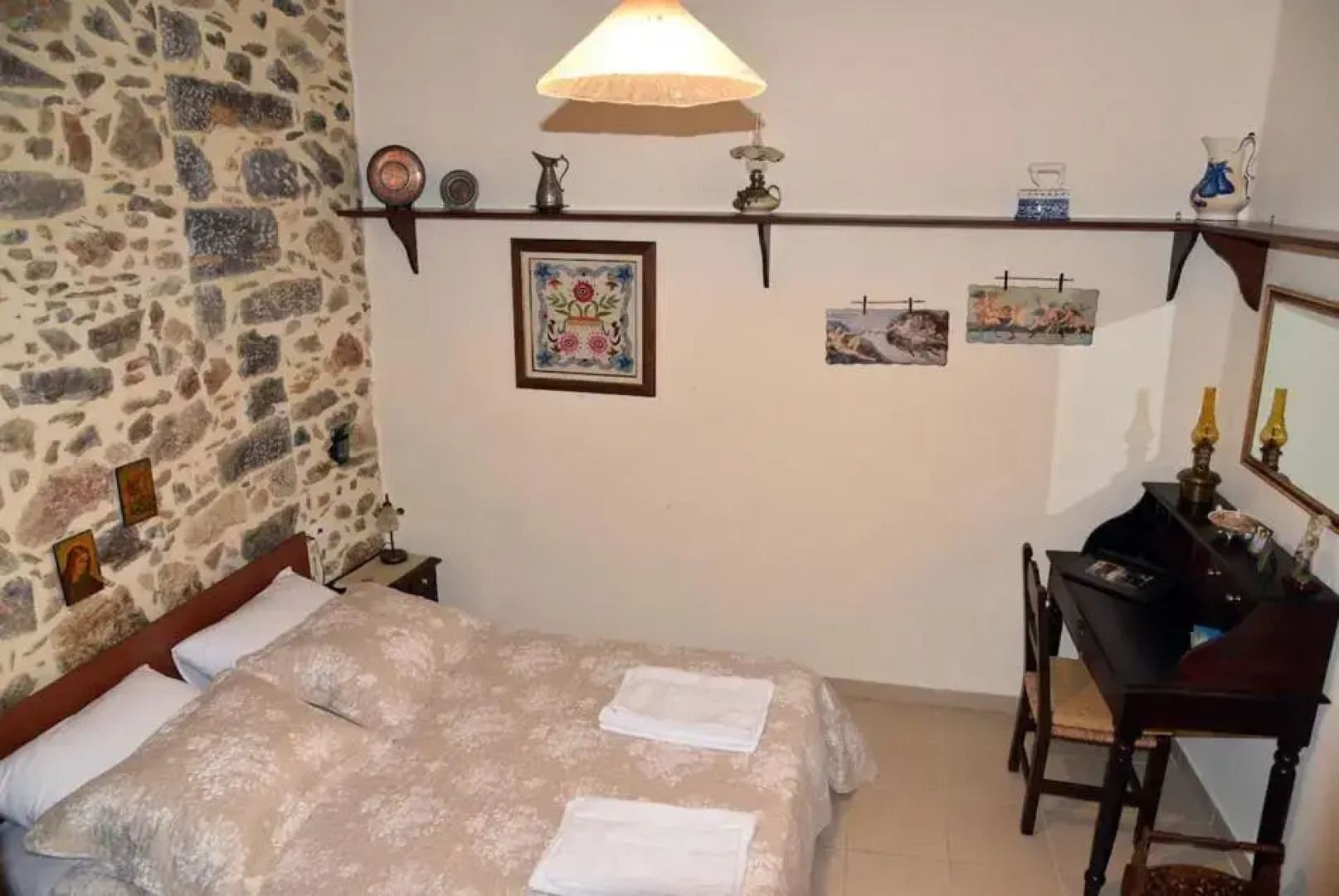 Traditional Residence with terrace