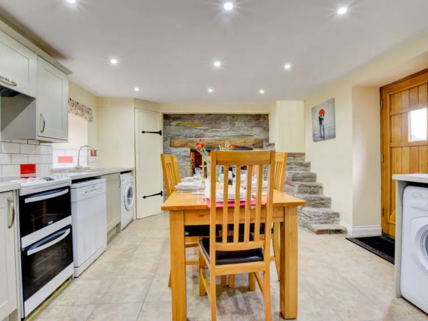 Holiday Home Bwthyn yr Onwydden