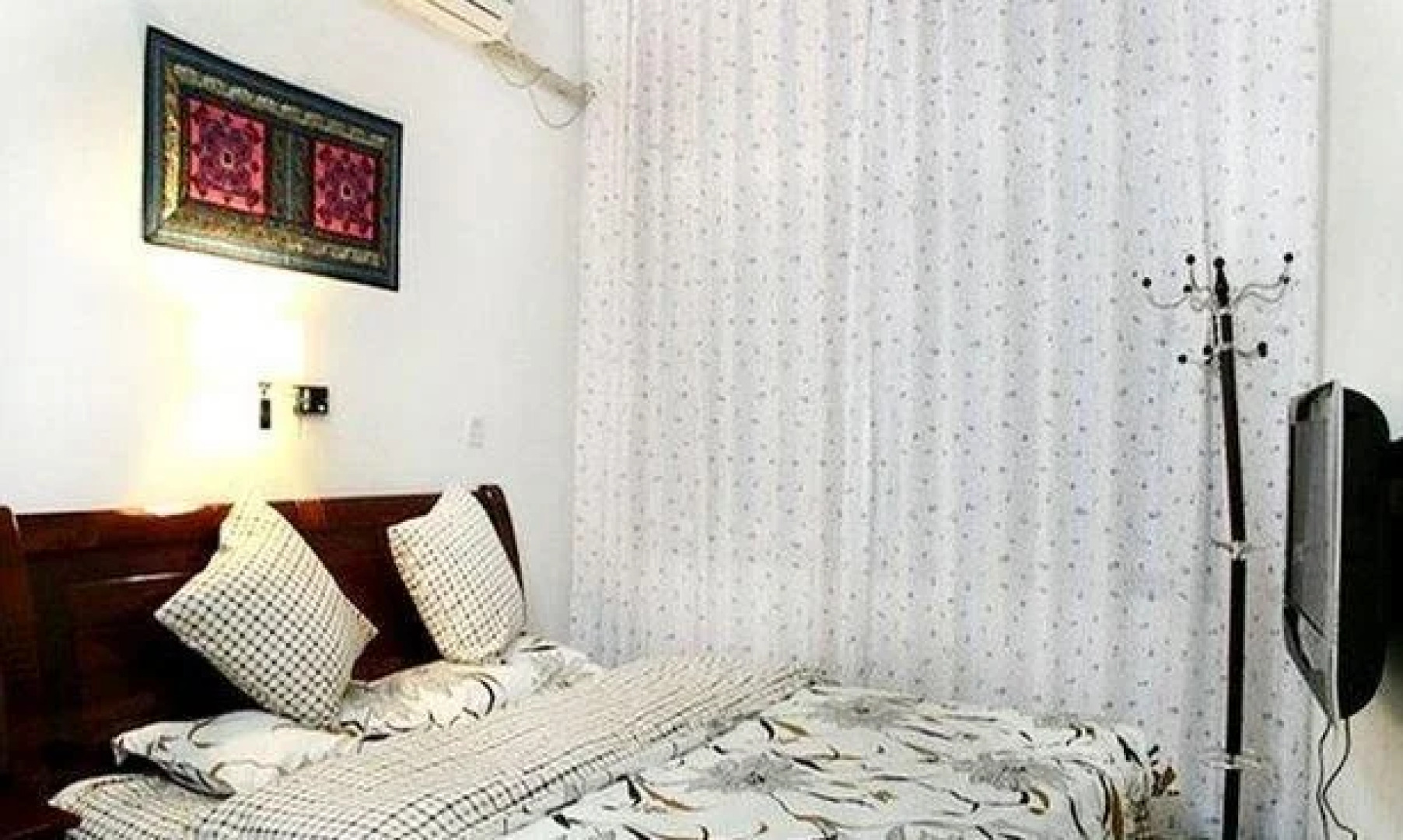 Fenghuang Border International Youth Hostel