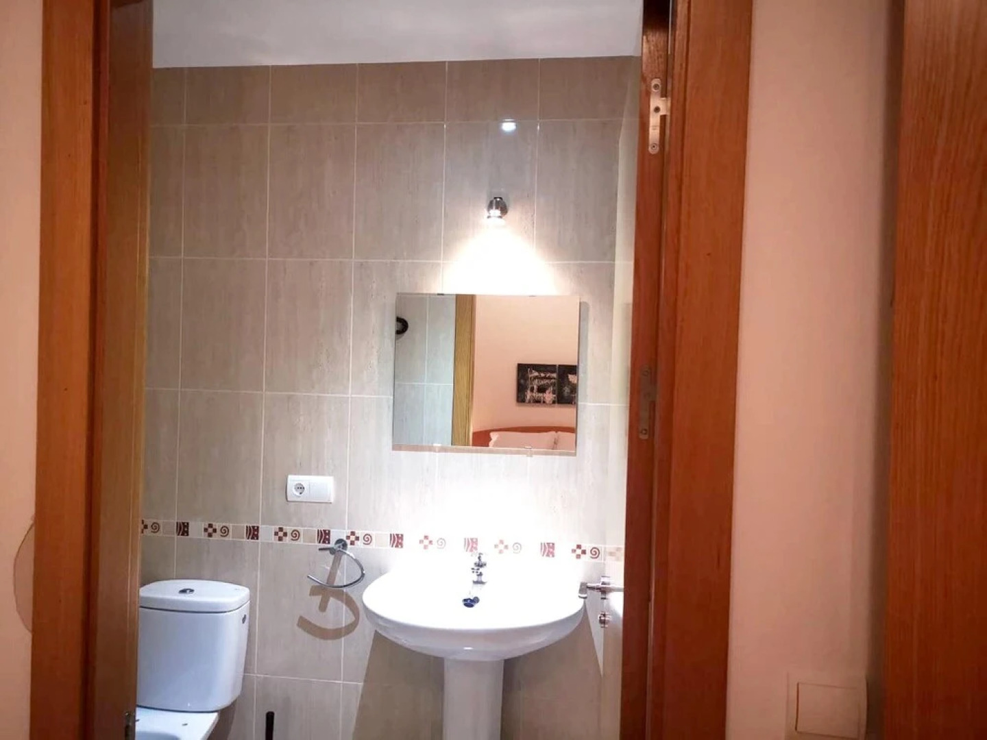 House With 3 Bedrooms in Carracedelo, With Enclosed Garden and Wifi