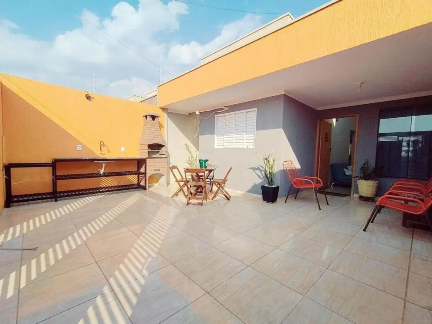 casa completa, 2 quartos com ar-condicionado, no centro hoteleiro