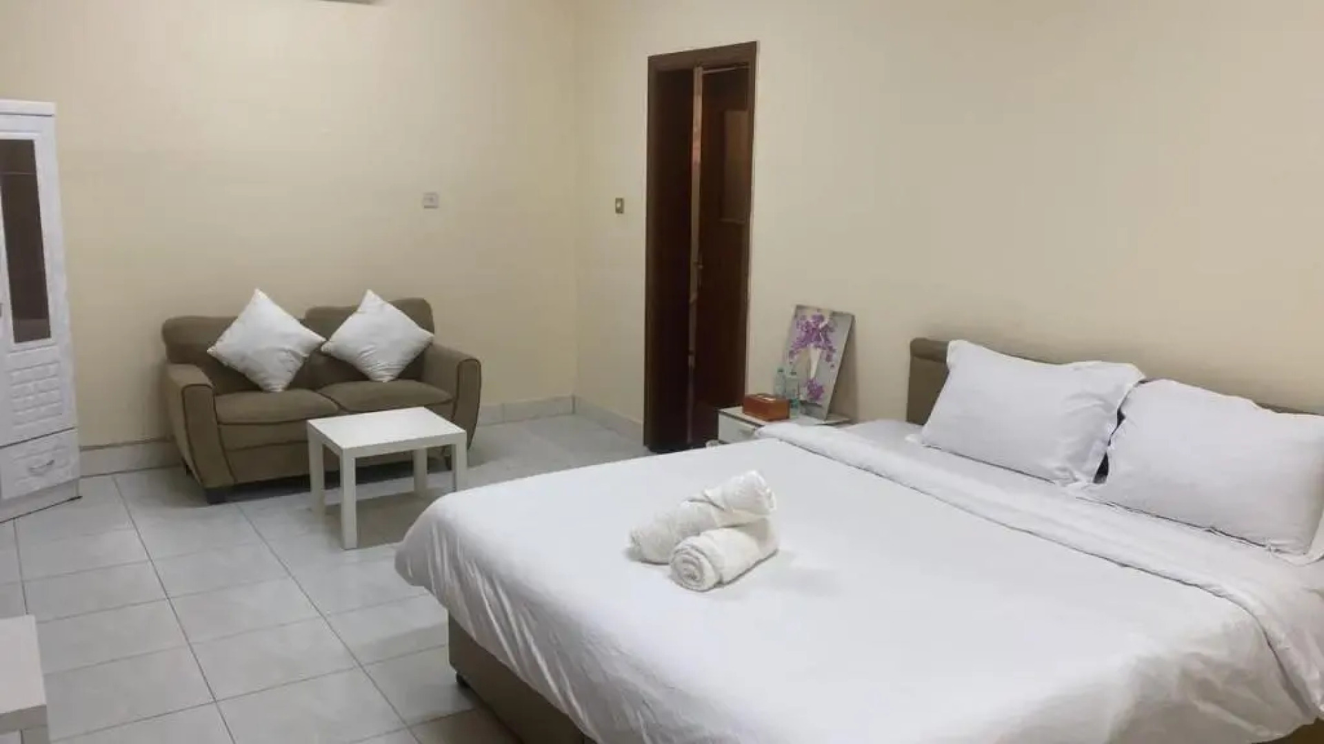 Villa room 5 mins walk to al ain mall