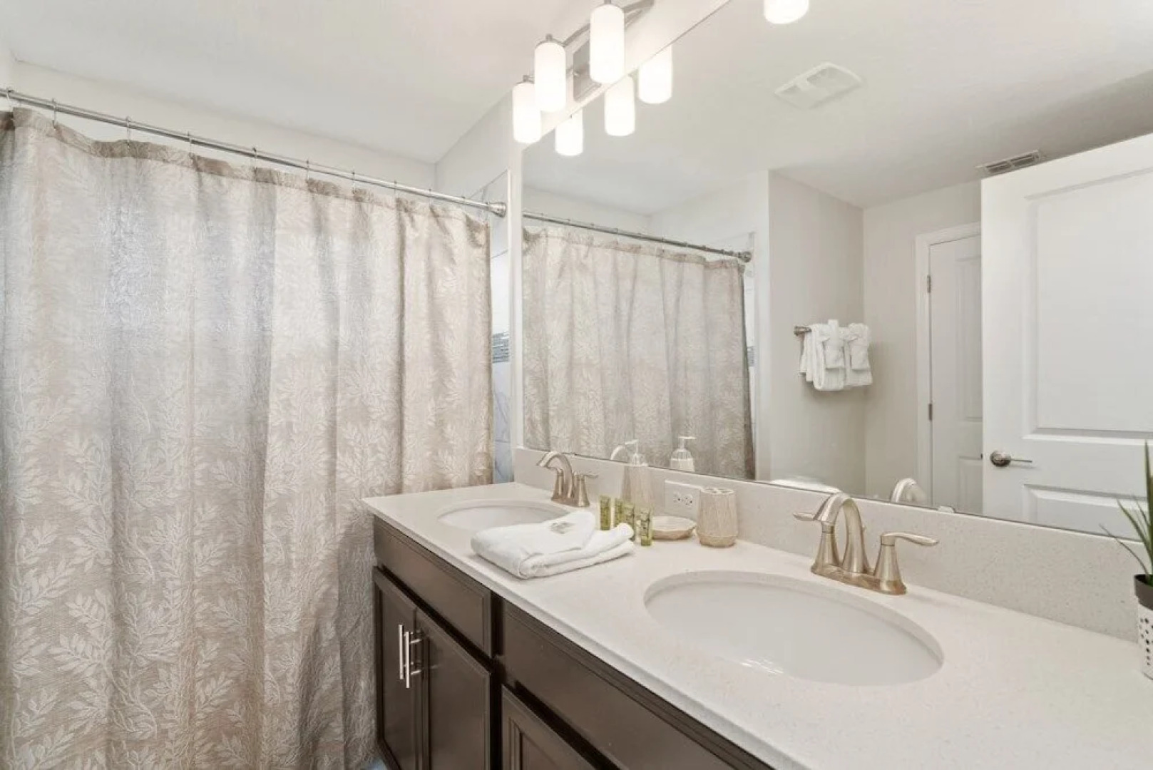 Champions Gate-570sltpbdilthp