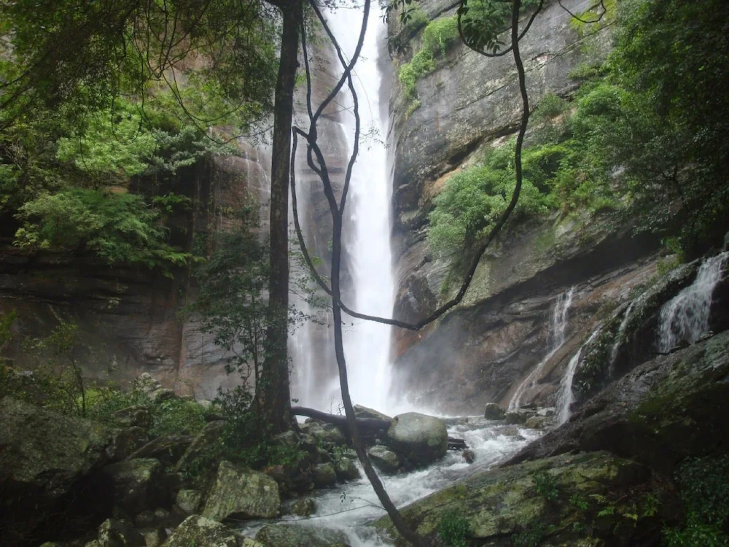 Meemure isabulana resort - Hostel