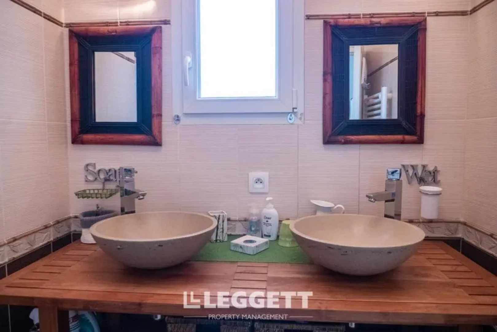 Beautiful Louisiana villa sleeps 6 with pool