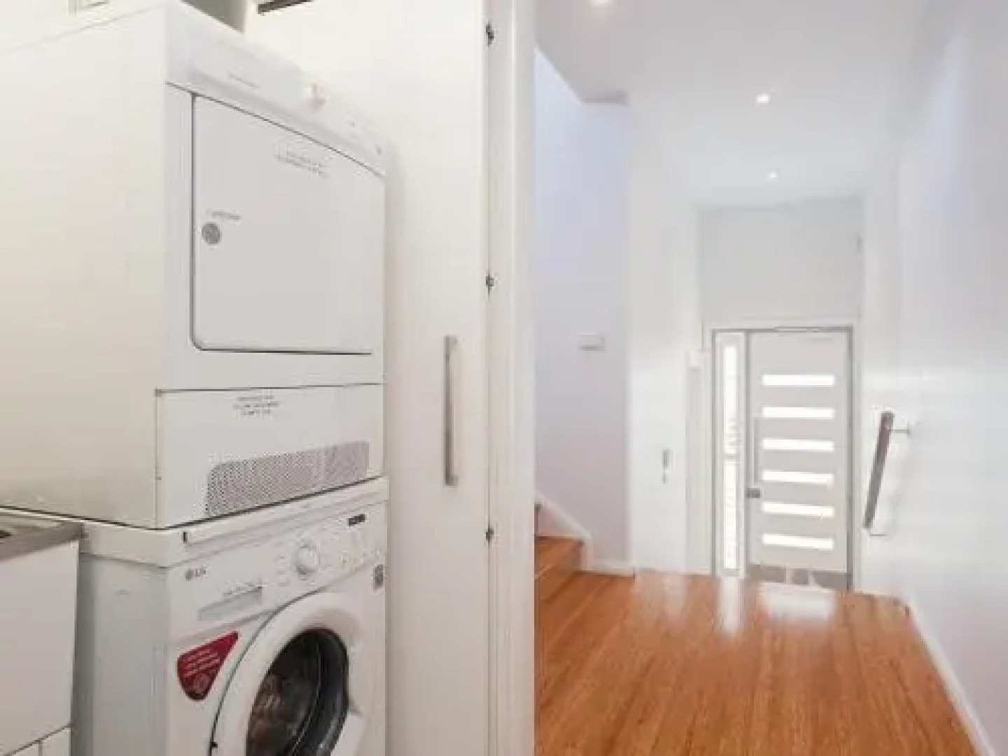 7 Judith Street - Stunning Duplex With Ducted Air