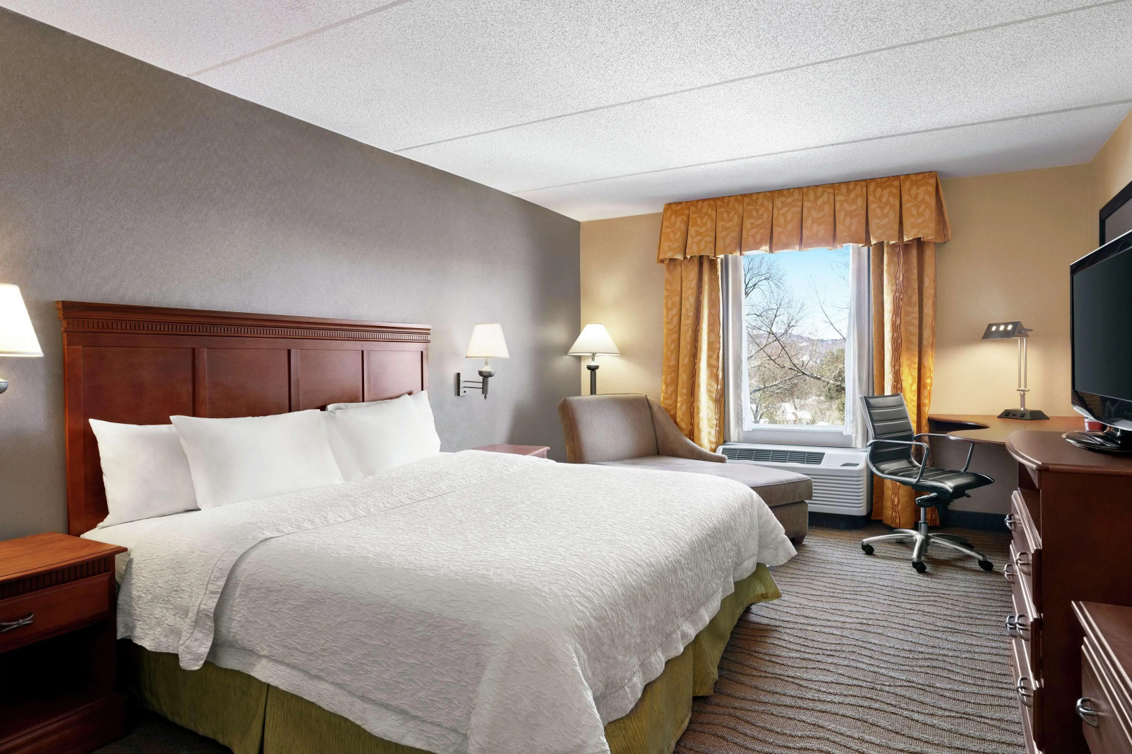 Hampton Inn & Suites Poughkeepsie