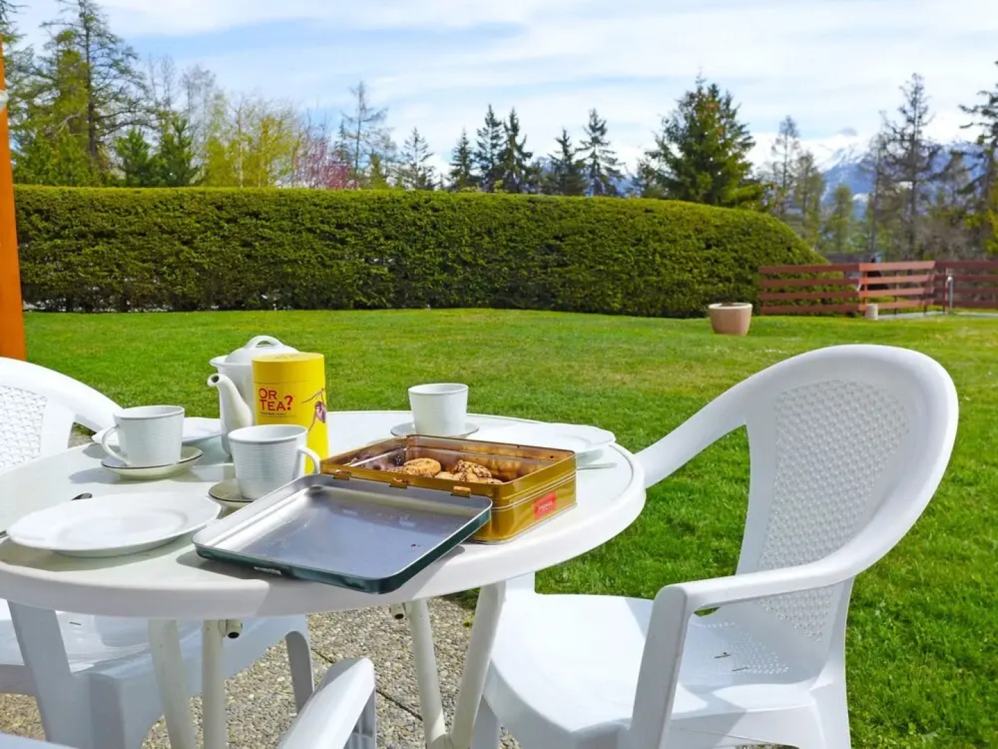 Santa Barbara Lens in Lens