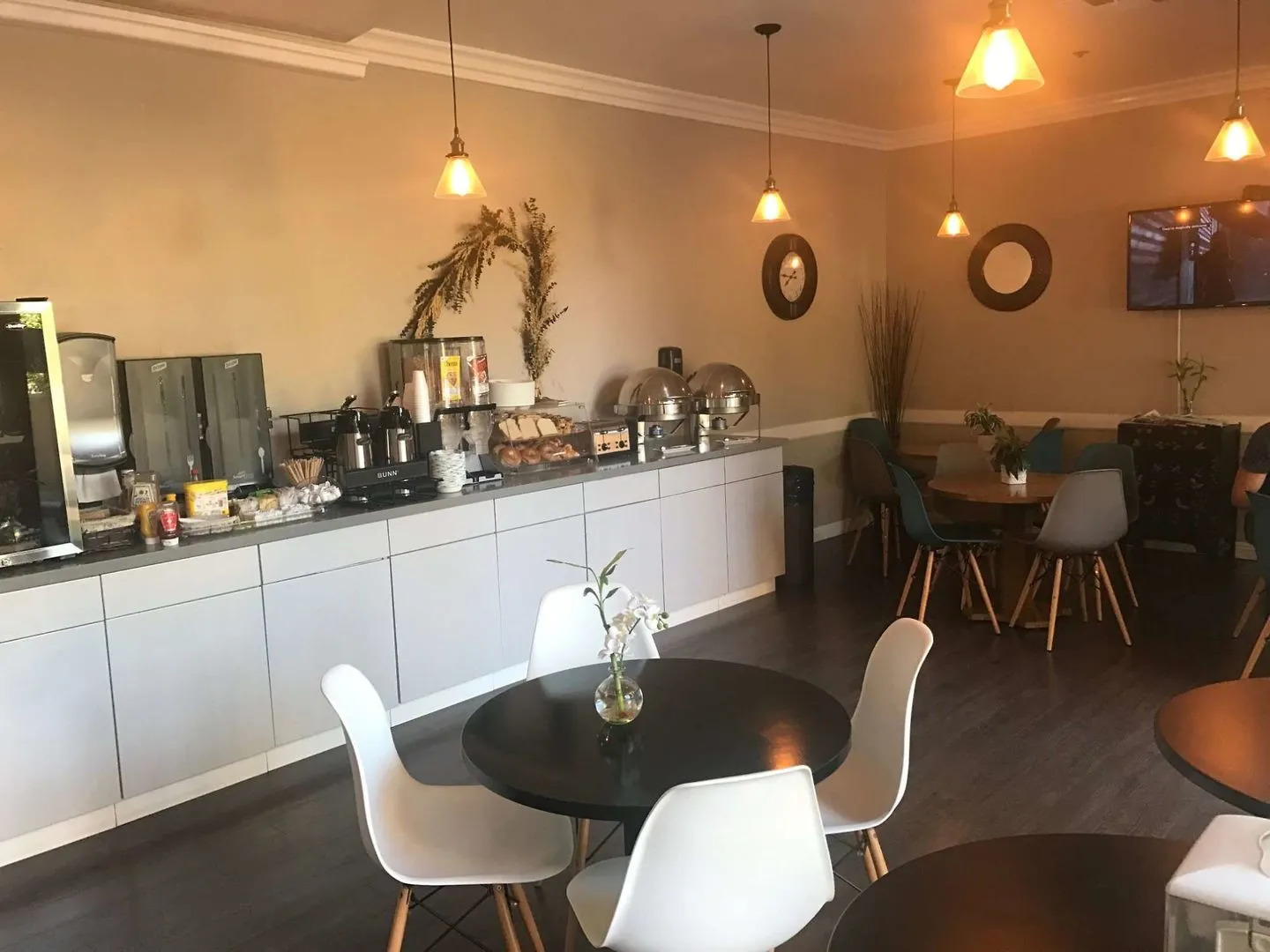 GreenTree Inn & Suites Alhambra