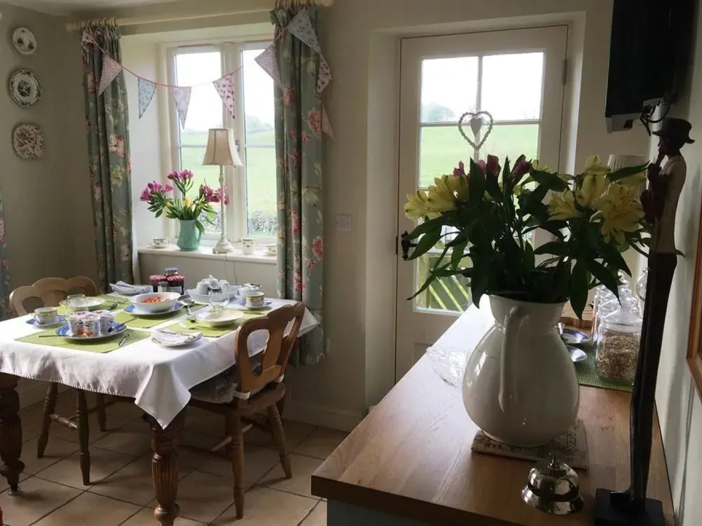 Ling House Bed and Breakfast