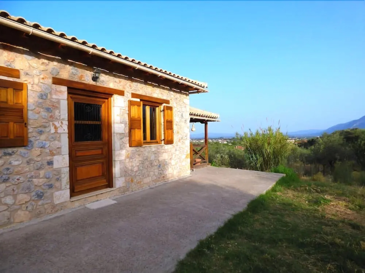 Luxurious Mansion in olive grove & view to Mystras