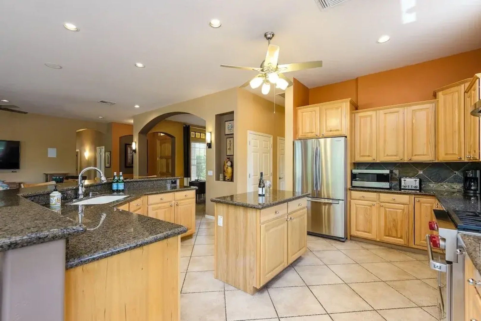 Casa Dynamite 4 Bedroom Home by RedAwning